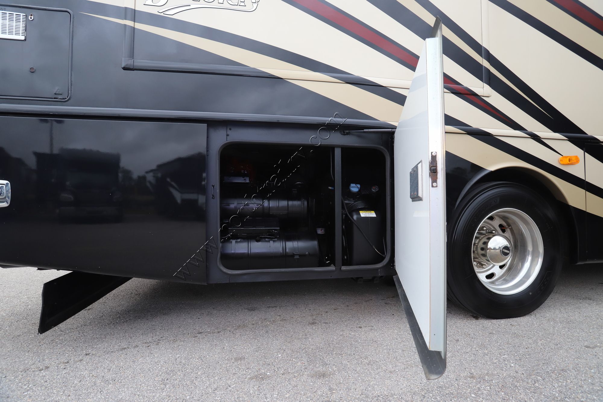 Used 2014 Fleetwood Discovery 40X Class A  For Sale