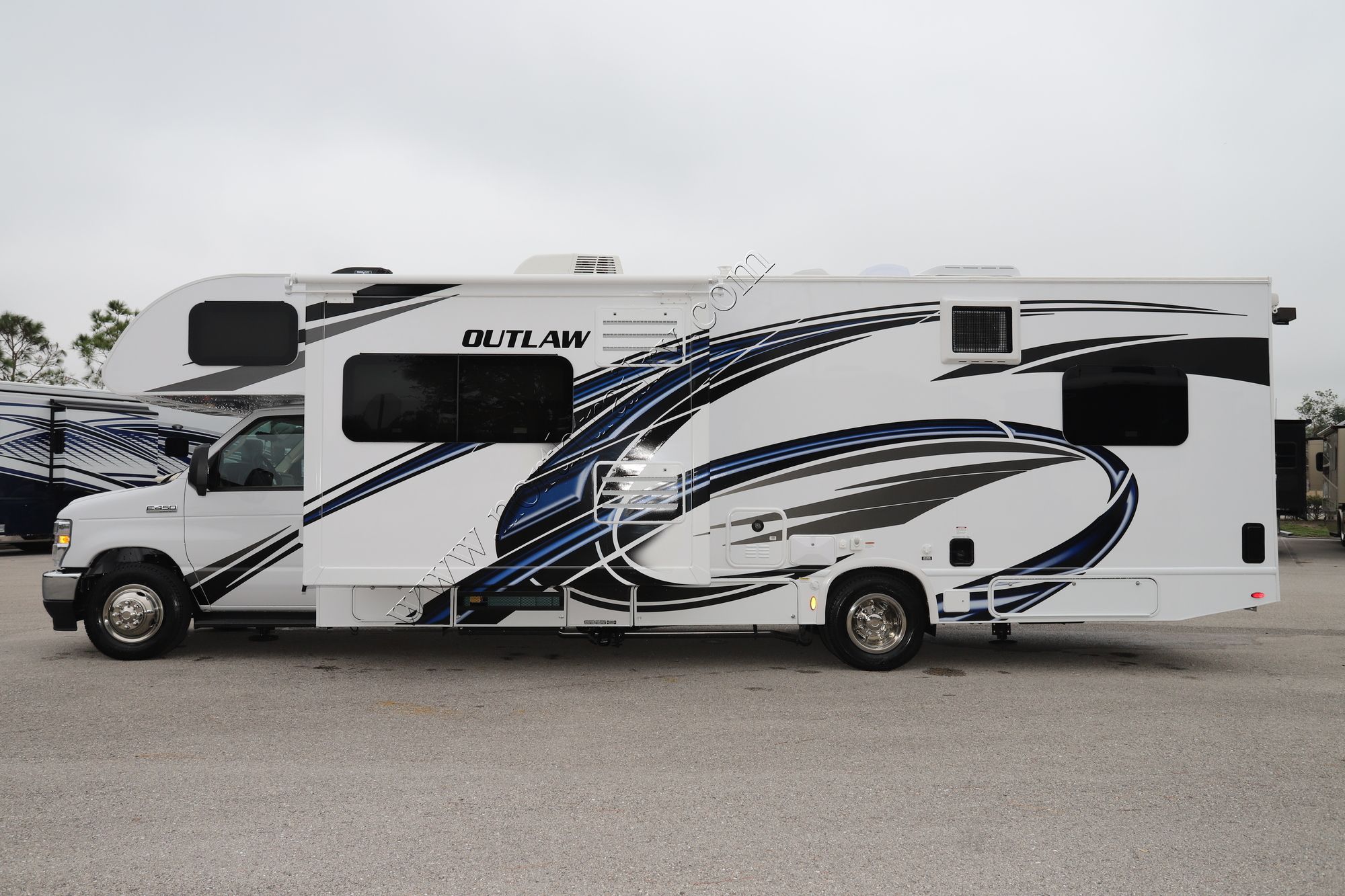 New 2023 Thor Outlaw 29J Class A  For Sale