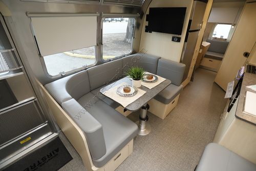 2023 Airstream Flying Cloud 30FB