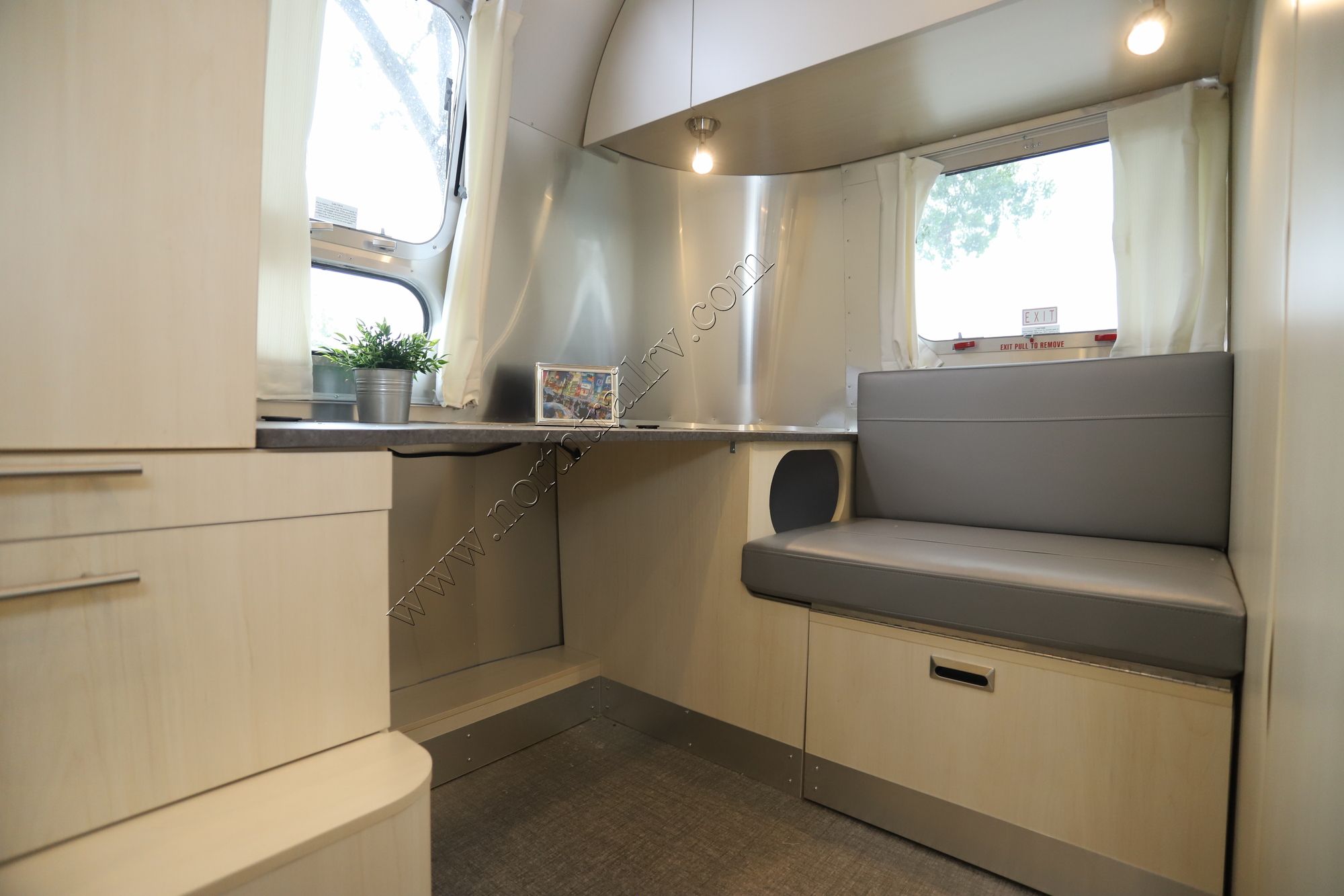 New 2023 Airstream Flying Cloud 30FB Travel Trailer  For Sale