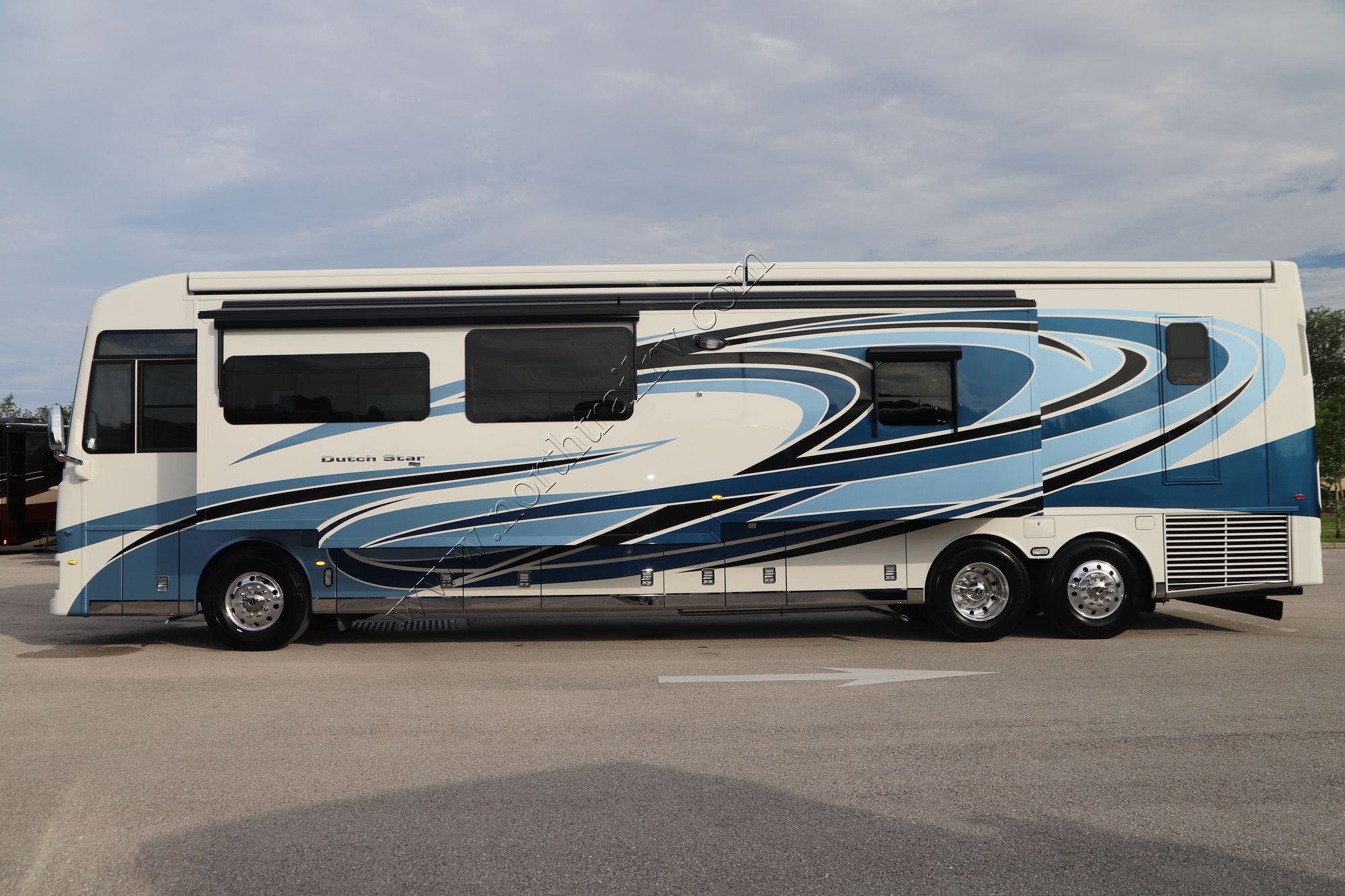 Used 2022 Newmar Dutch Star 4369 Class A  For Sale