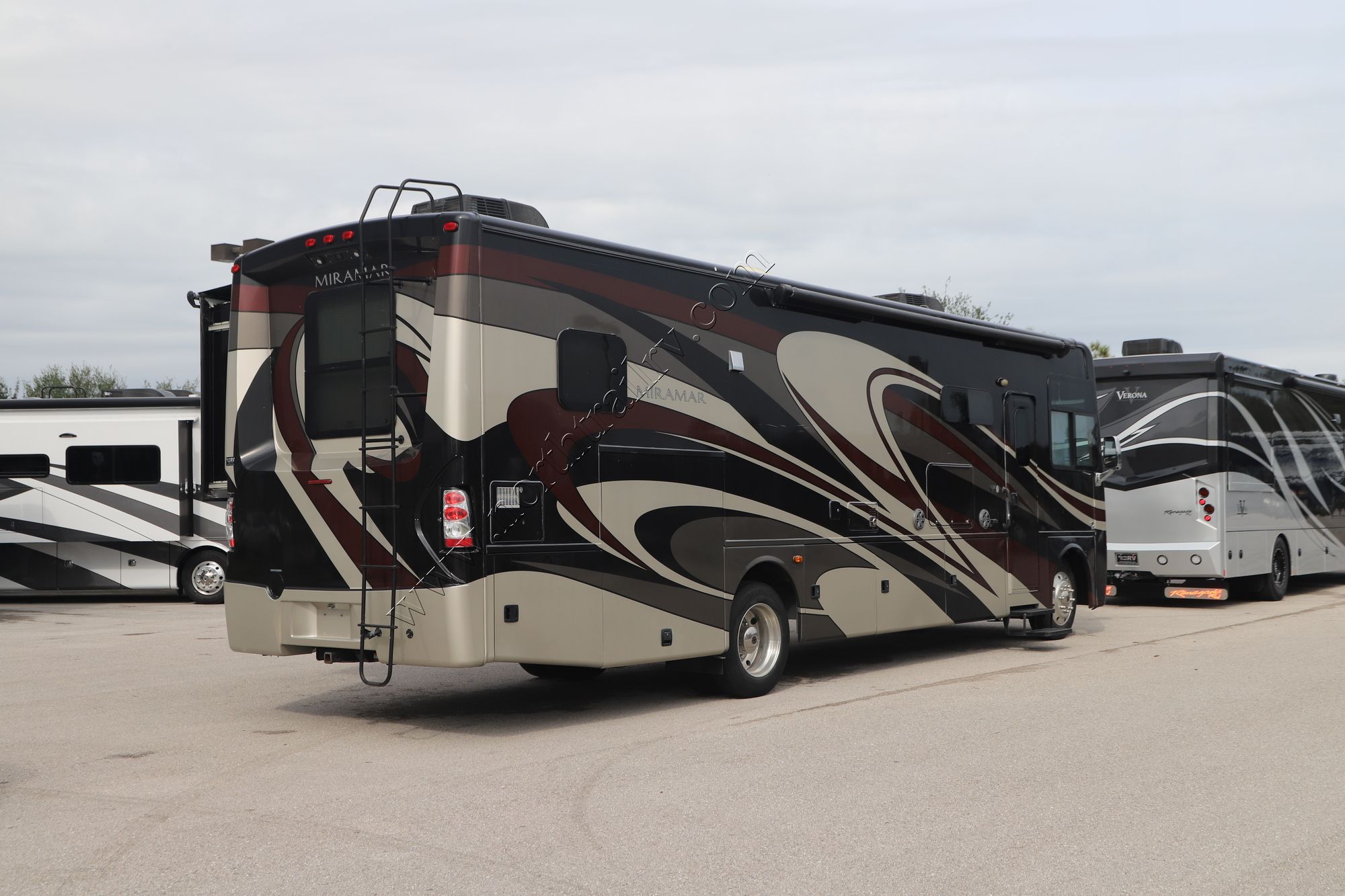 Used 2016 Thor Miramar 33.5 Class A  For Sale