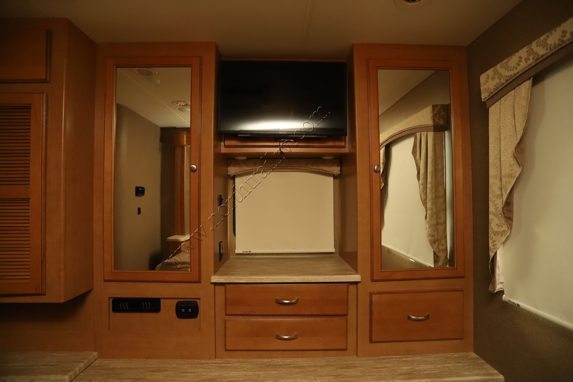 Used 2016 Thor Miramar 33.5 Class A  For Sale