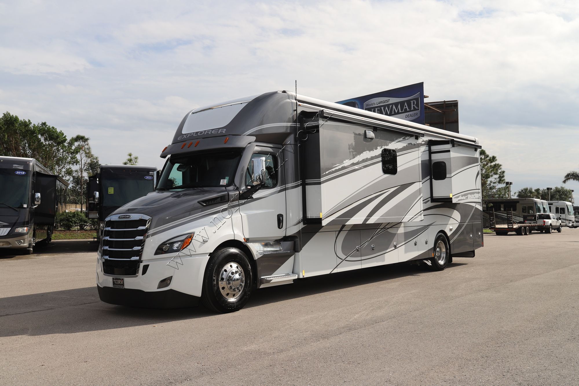 New 2023 Renegade Rv Explorer 40ERB Super C  For Sale