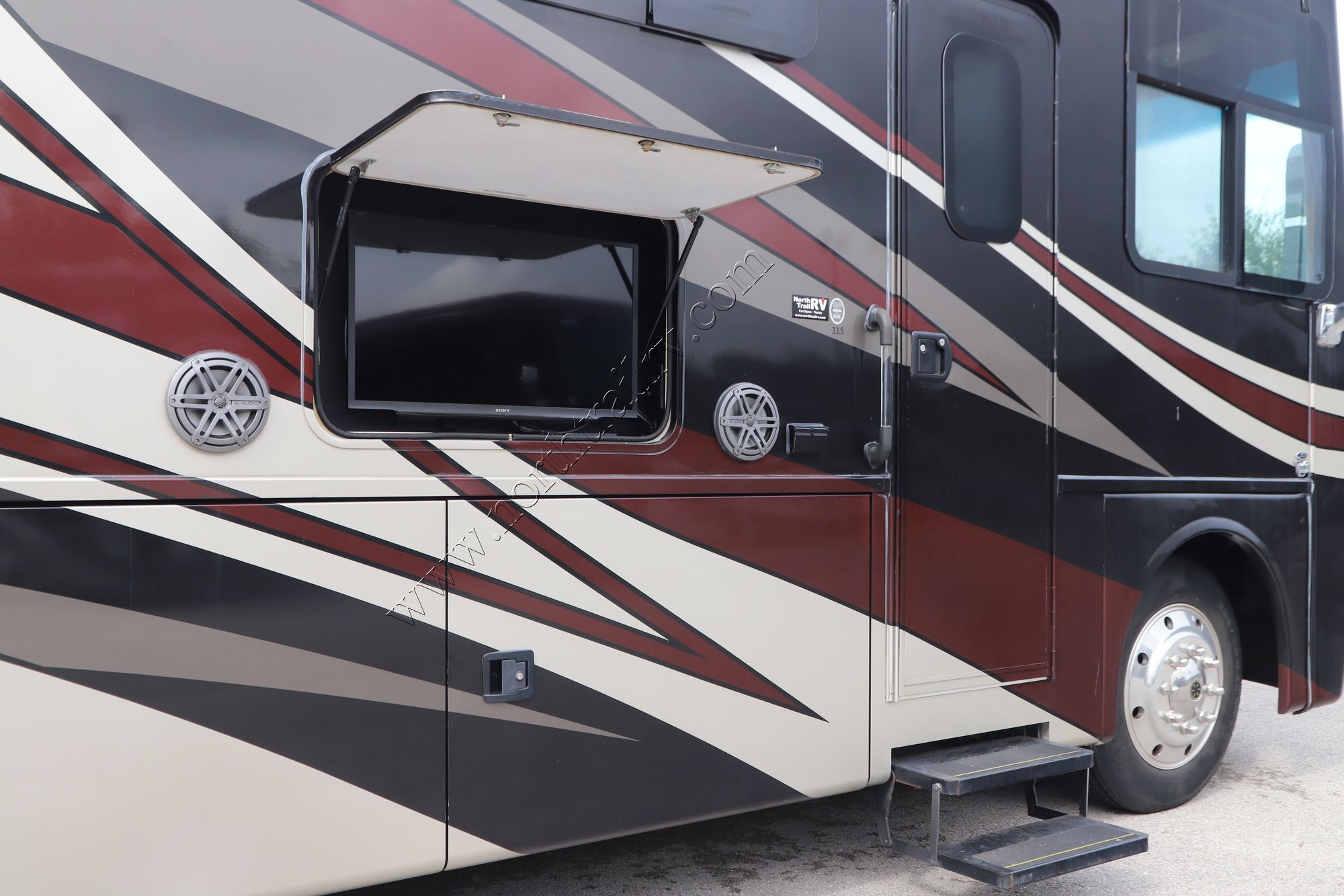 Used 2016 Thor Miramar 33.5 Class A  For Sale