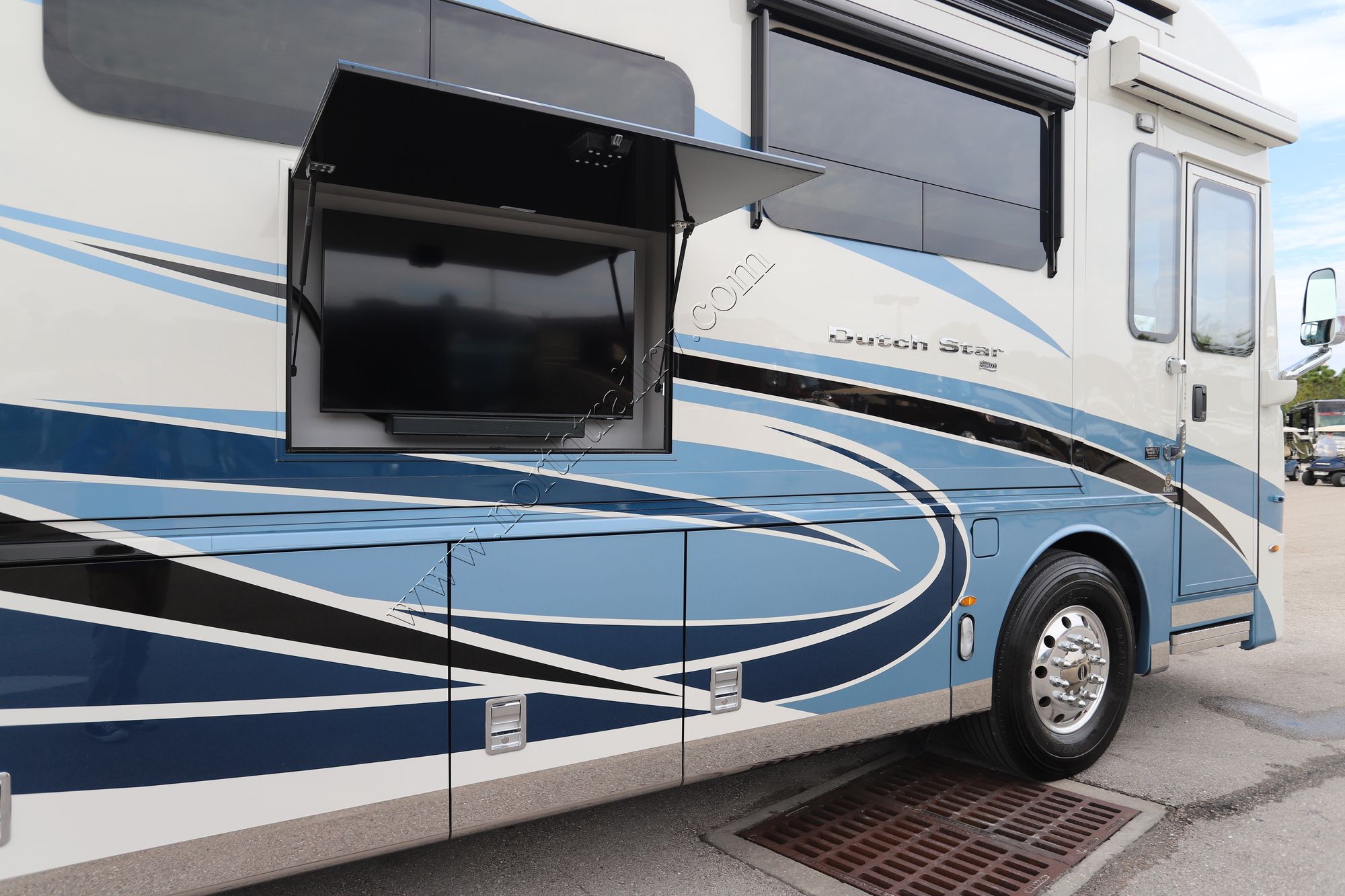Used 2022 Newmar Dutch Star 4369 Class A  For Sale