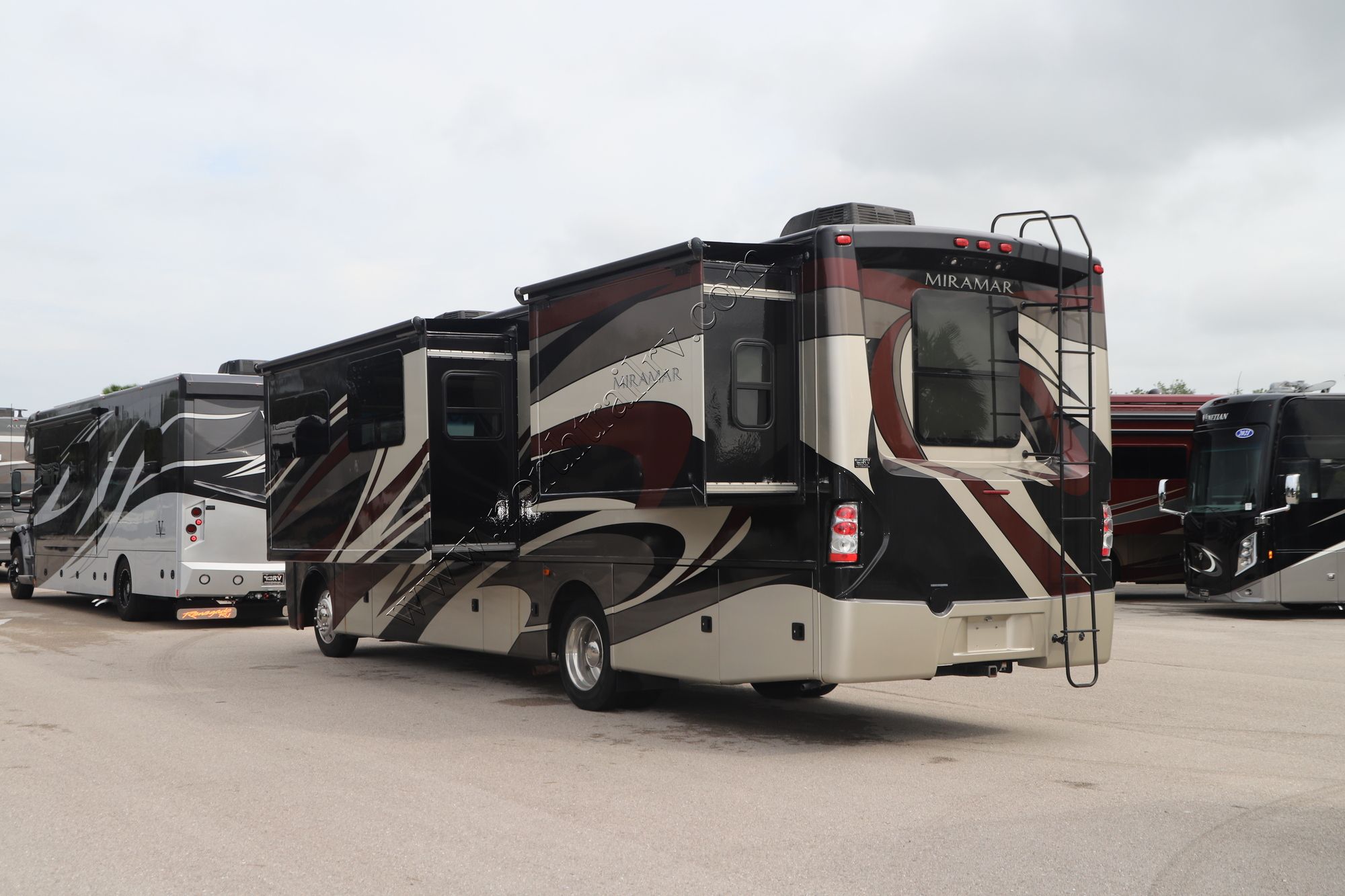 Used 2016 Thor Miramar 33.5 Class A  For Sale