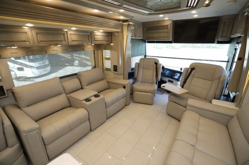 2023 Newmar London Aire 4569