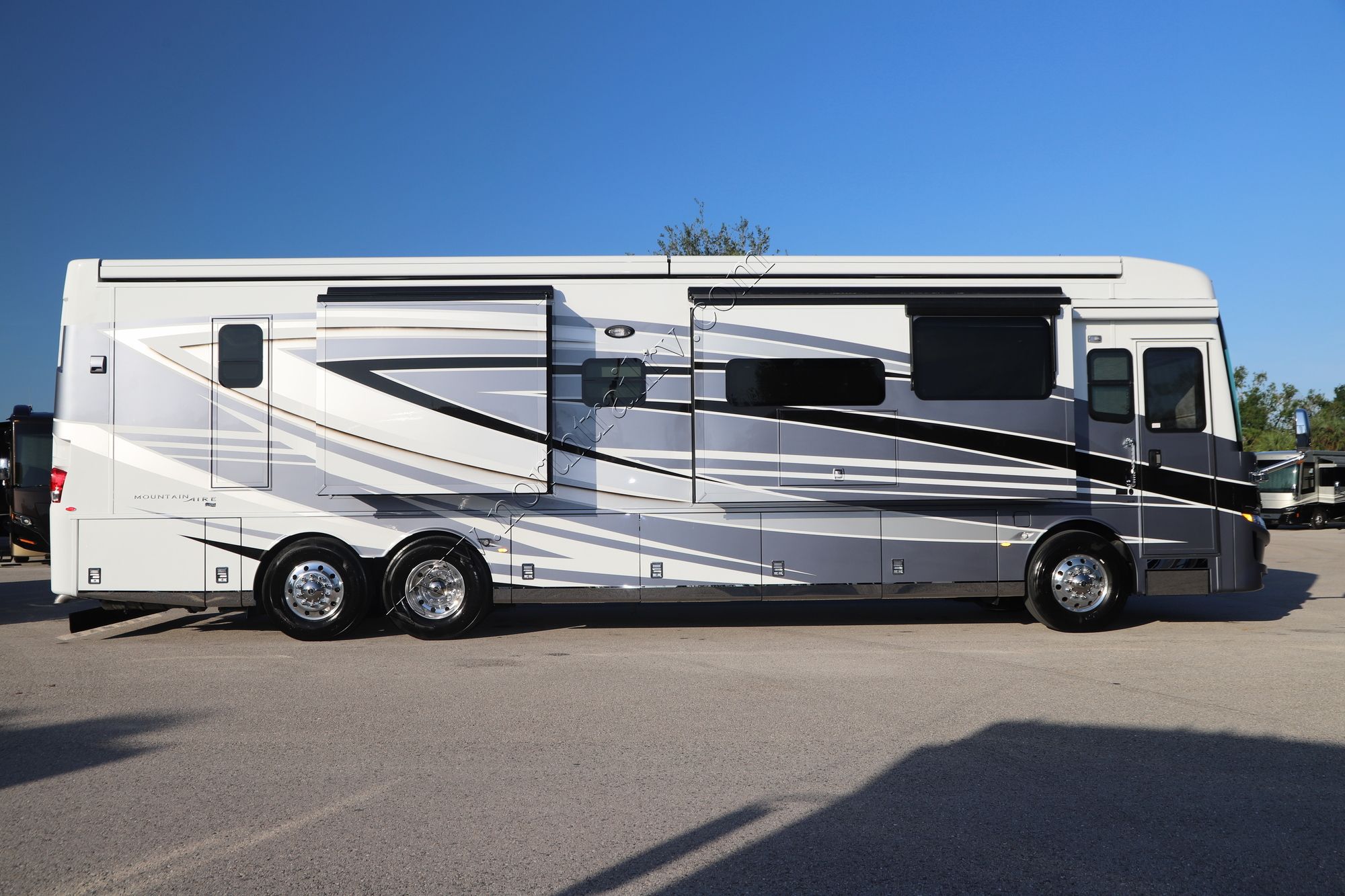 New 2023 Newmar Mountain Aire 4118 Class A  For Sale