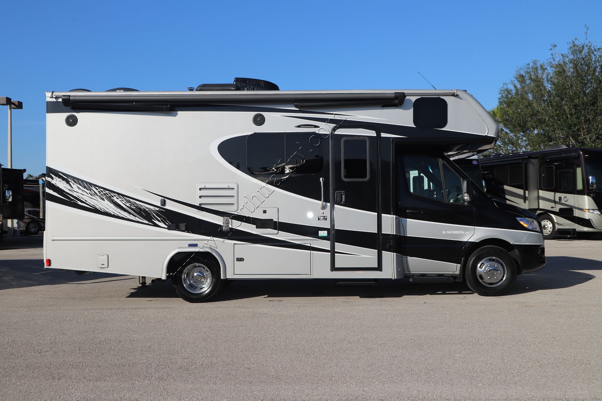 Used 2022 Dynamax Isata 3 24FW Class C  For Sale