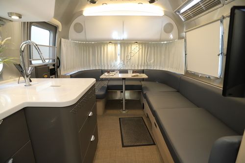 2022 Airstream Globetrotter 27FB Travel Trailer
