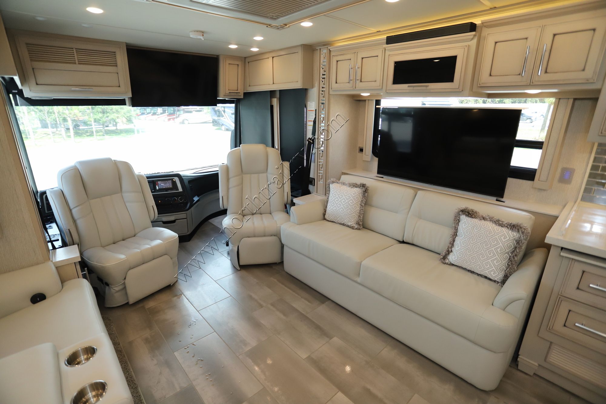 Used 2022 Newmar Ventana 4369 Class A  For Sale