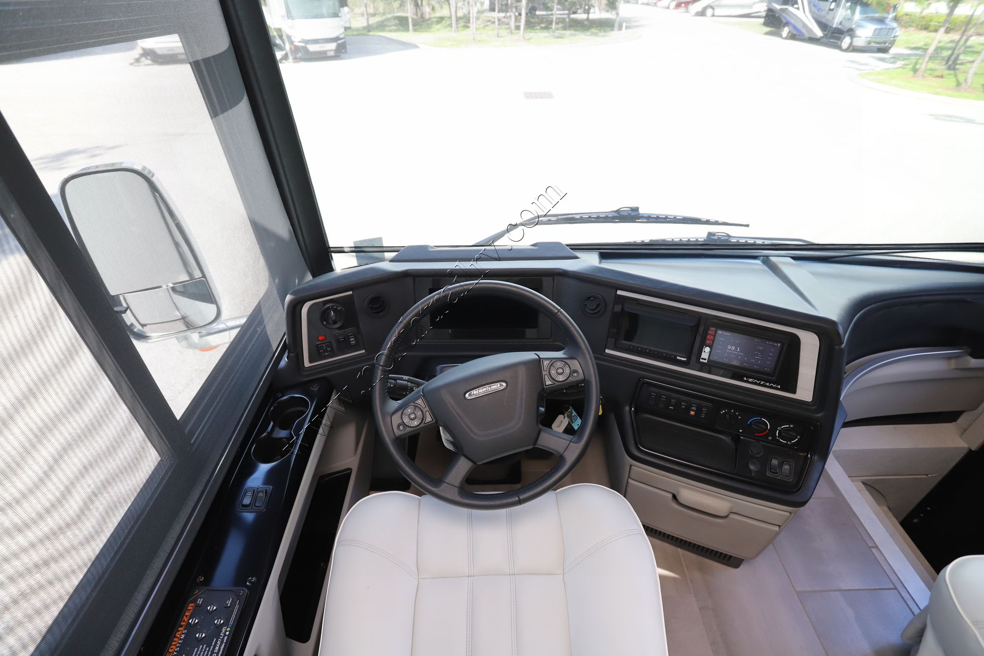 Used 2022 Newmar Ventana 4369 Class A  For Sale