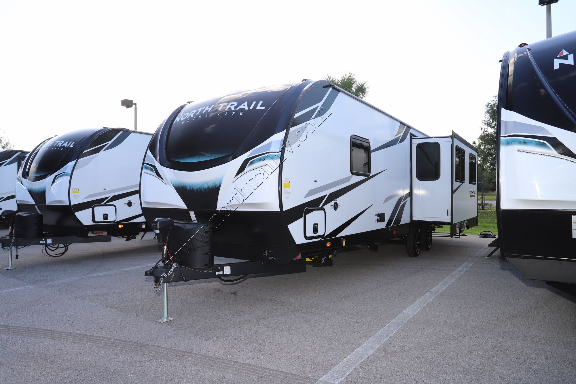 New 2023 Heartland Rv North Trail 28RKDS Travel Trailer  For Sale