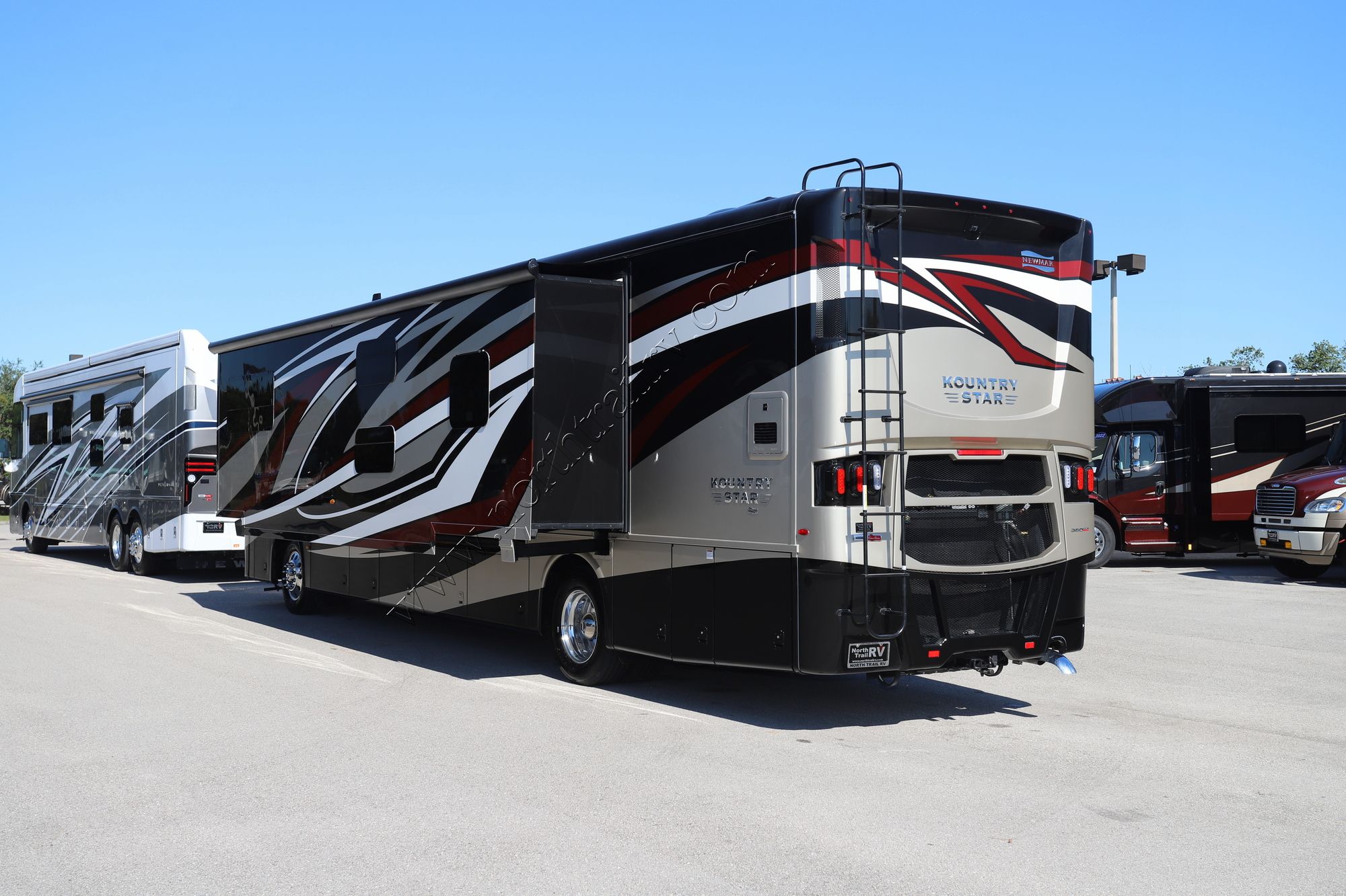 New 2023 Newmar Kountry Star 4070 Class A  For Sale