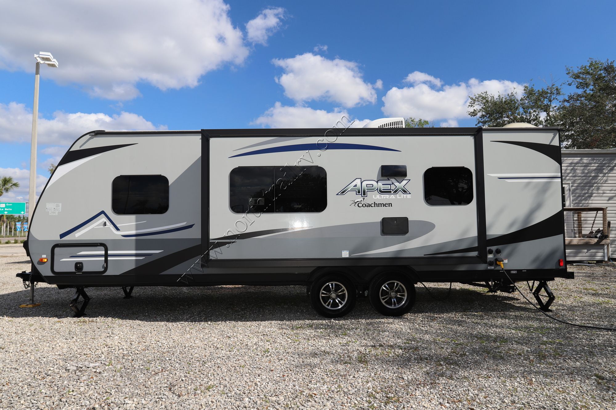 Used 2019 Coachmen Apex 249RBS Travel Trailer  For Sale