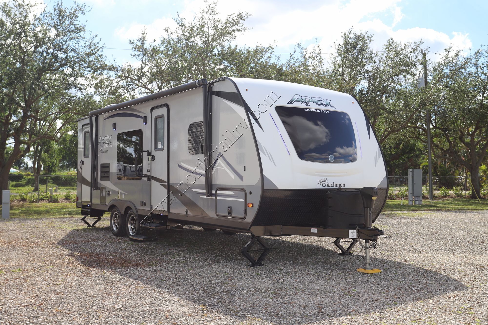Used 2019 Coachmen Apex 249RBS Travel Trailer  For Sale
