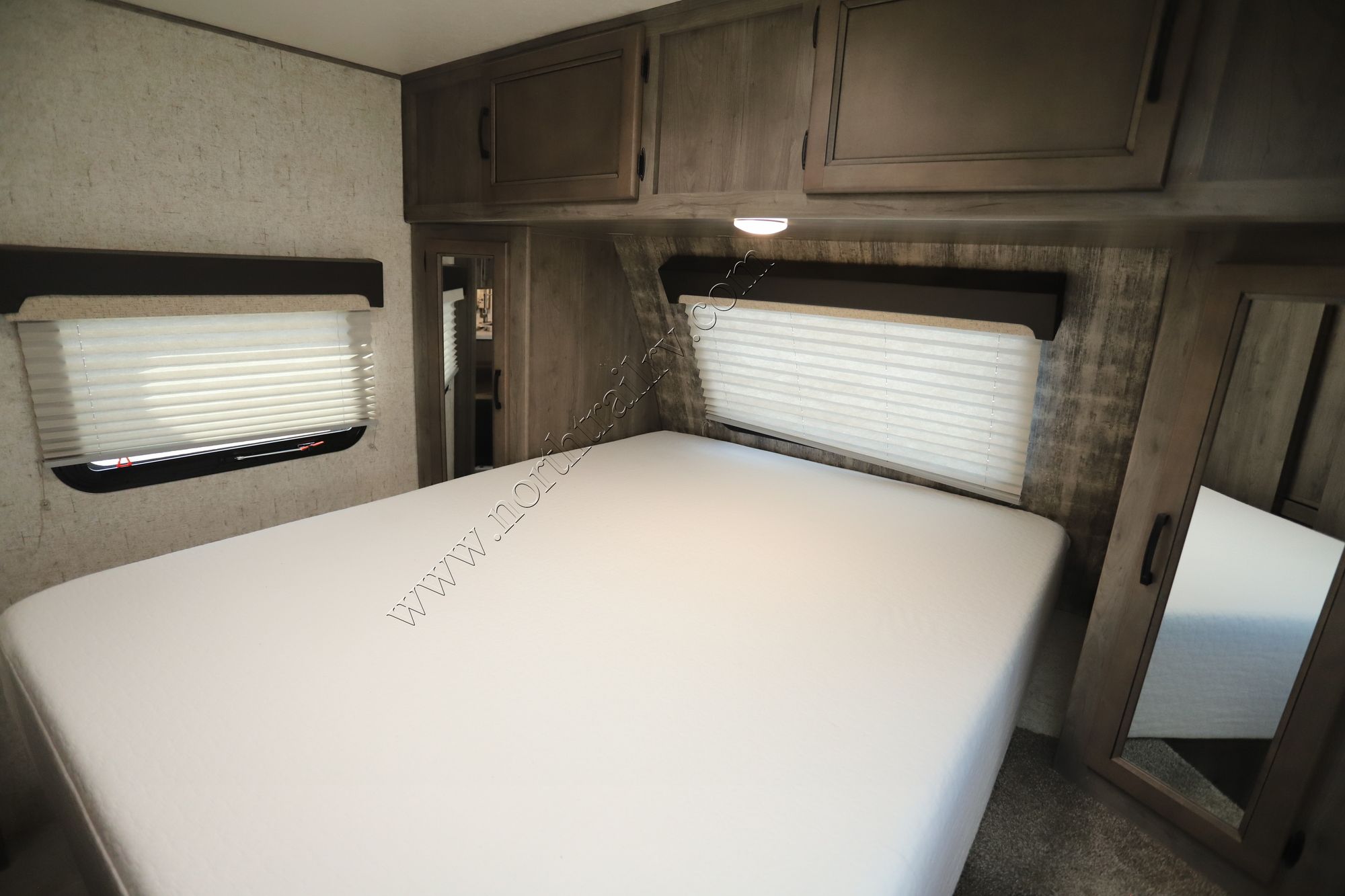 Used 2019 Coachmen Apex 249RBS Travel Trailer  For Sale
