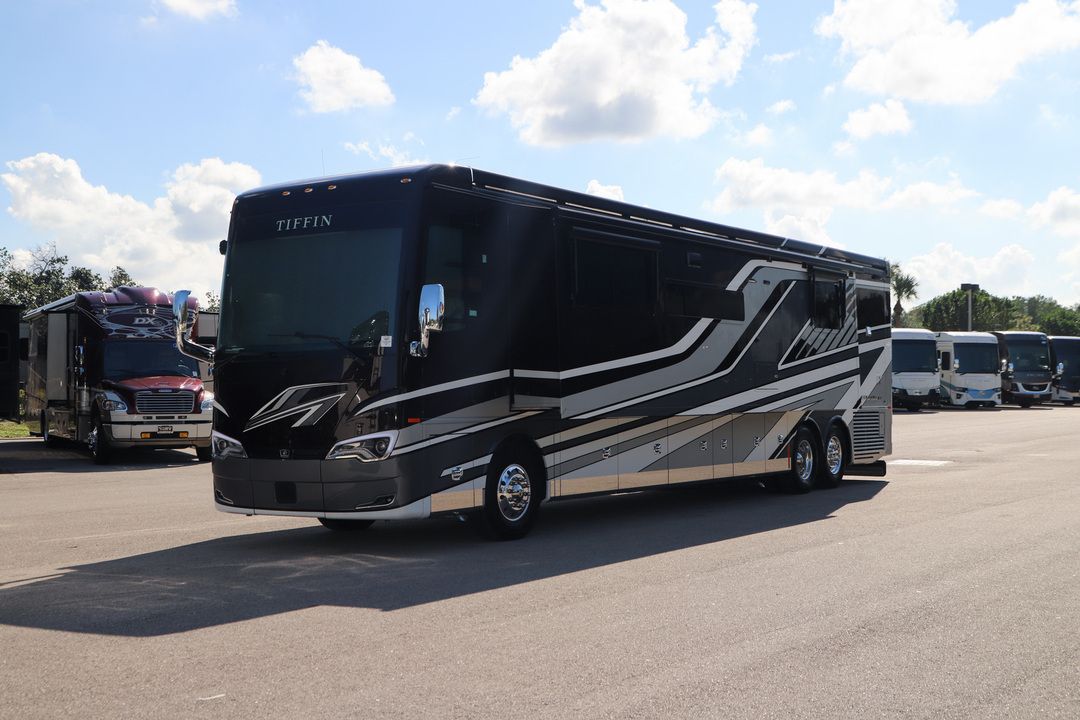 2023 Tiffin Motor Homes Allegro Bus 45FP 15184