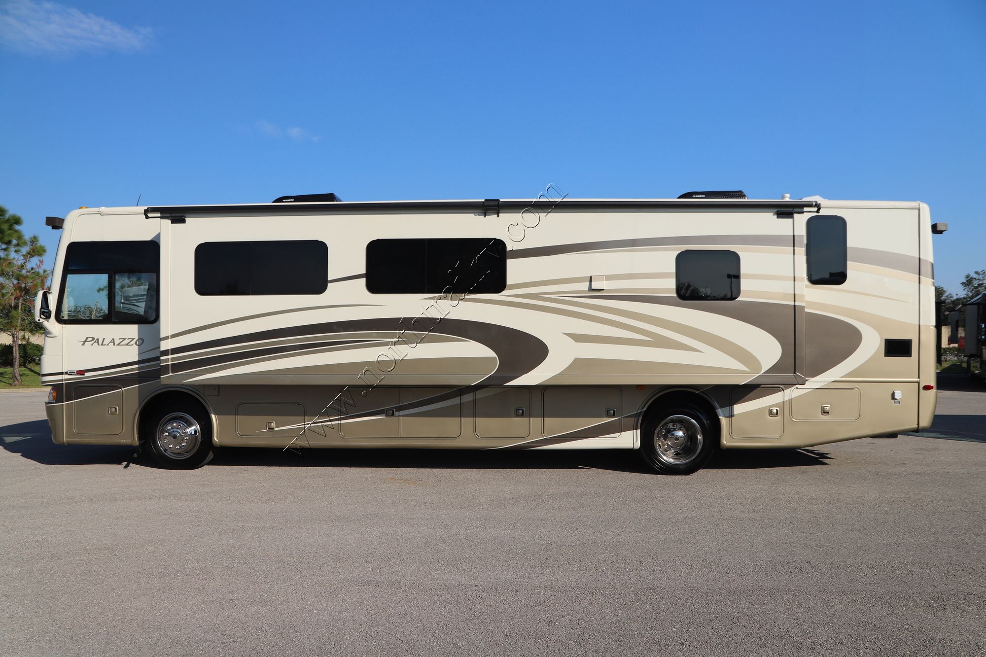 Used 2014 Thor Palazzo 36.1 Class A  For Sale