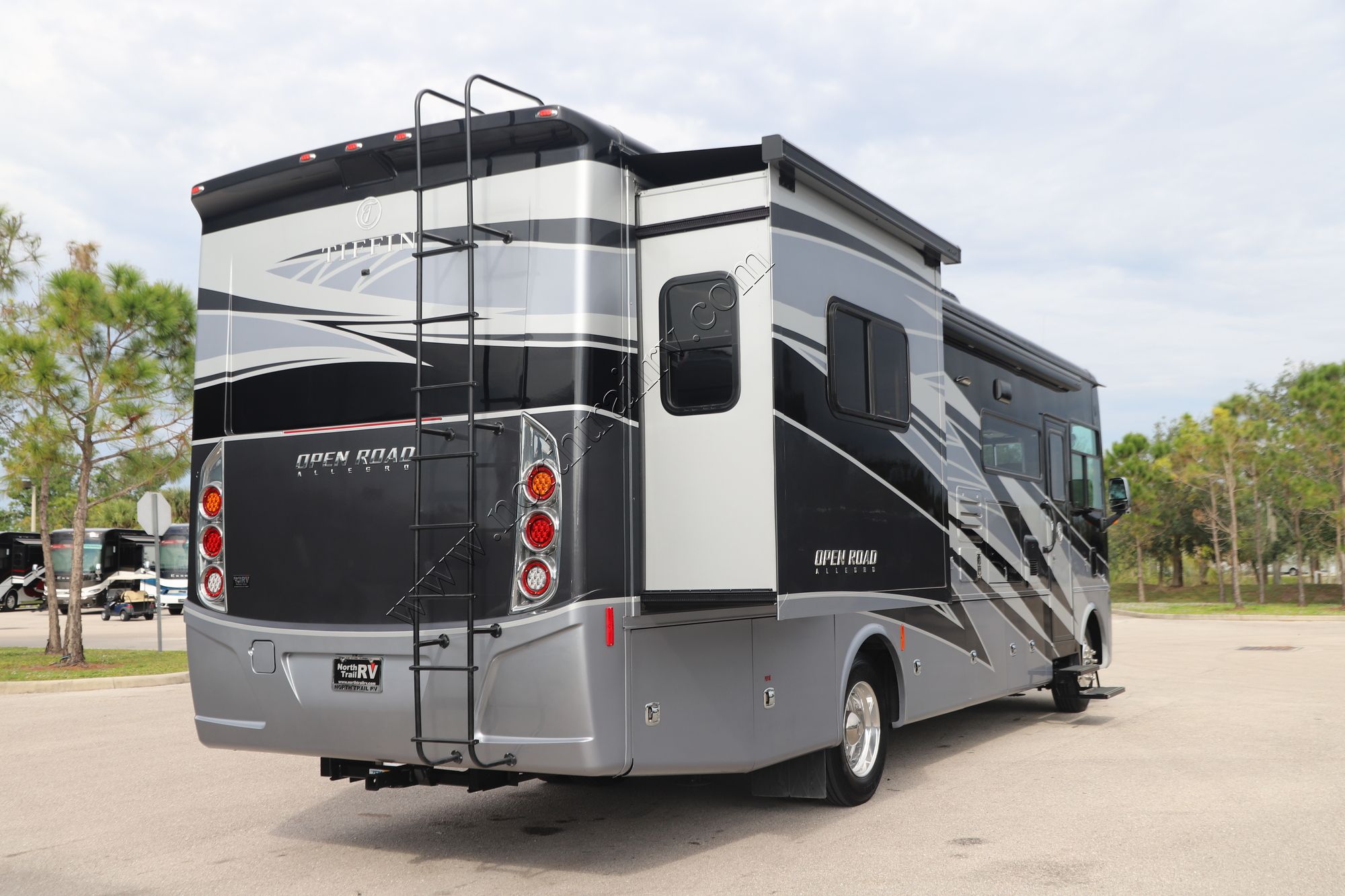 Used 2022 Tiffin Motor Homes Allegro 32SA Class A  For Sale