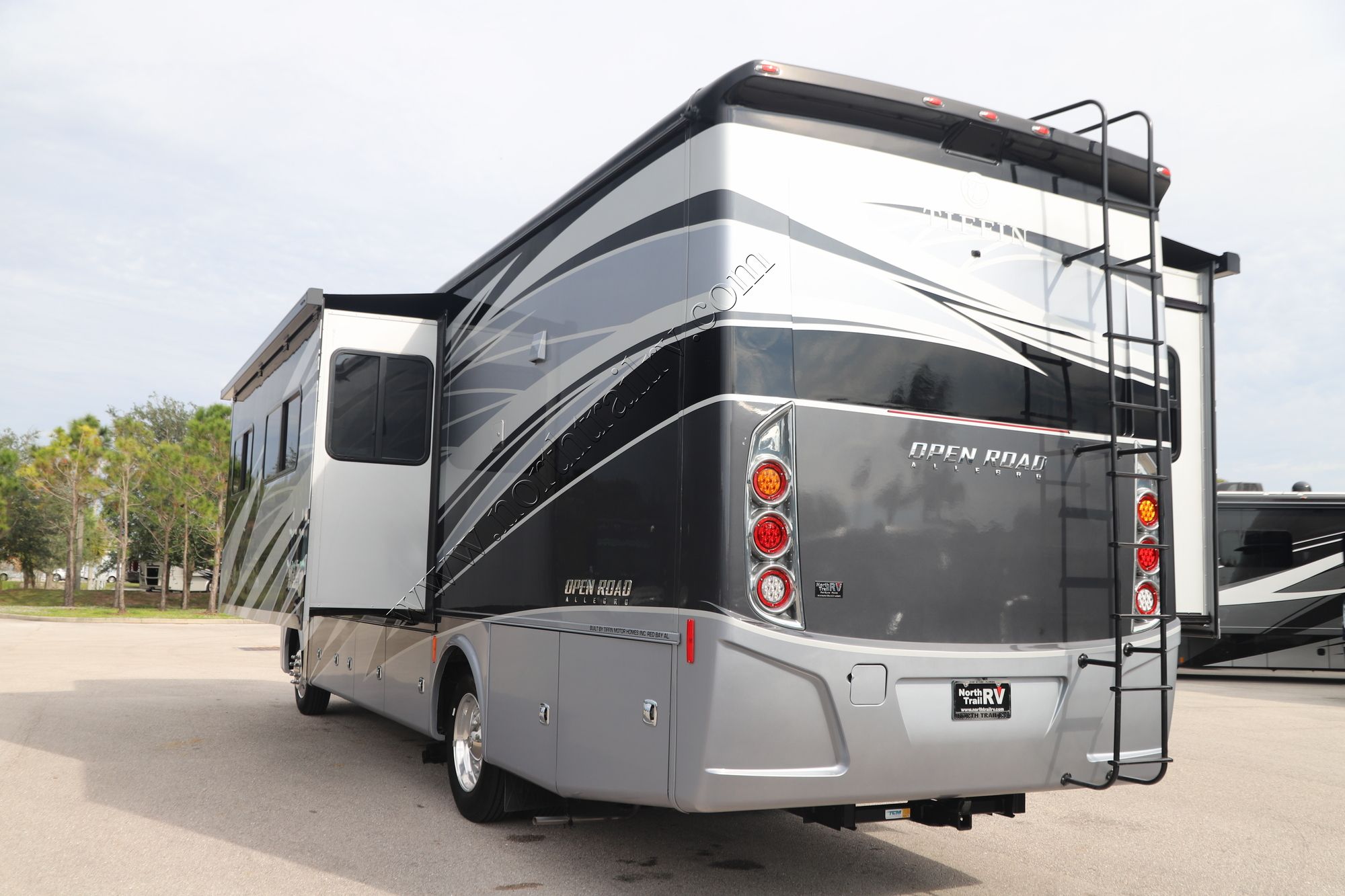 Used 2022 Tiffin Motor Homes Allegro 32SA Class A  For Sale