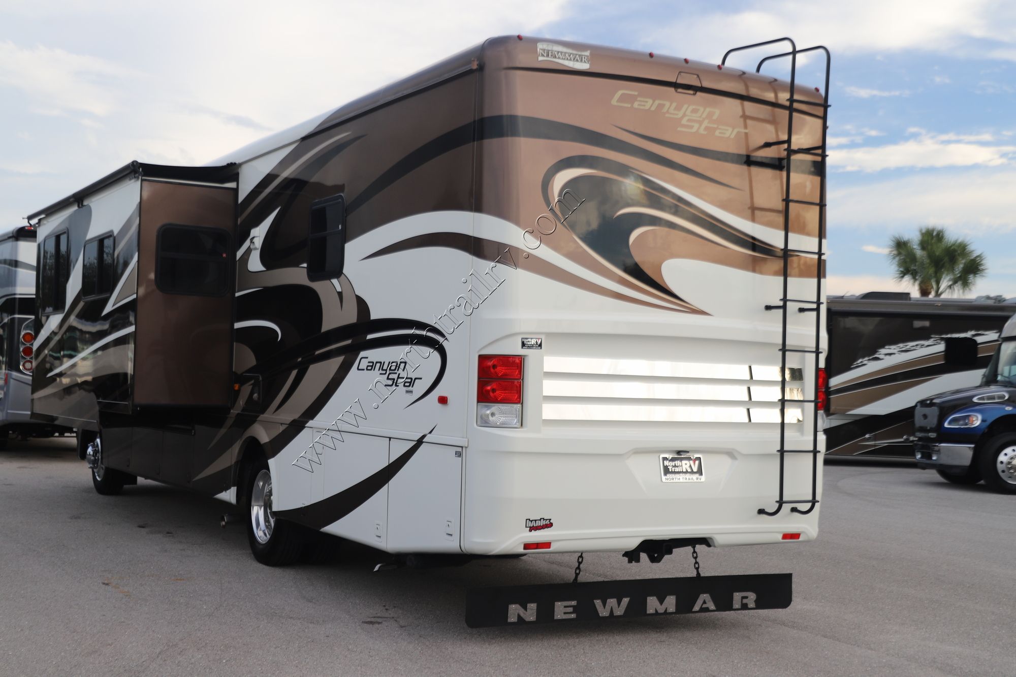 Used 2014 Newmar Canyon Star 3610 Class A  For Sale