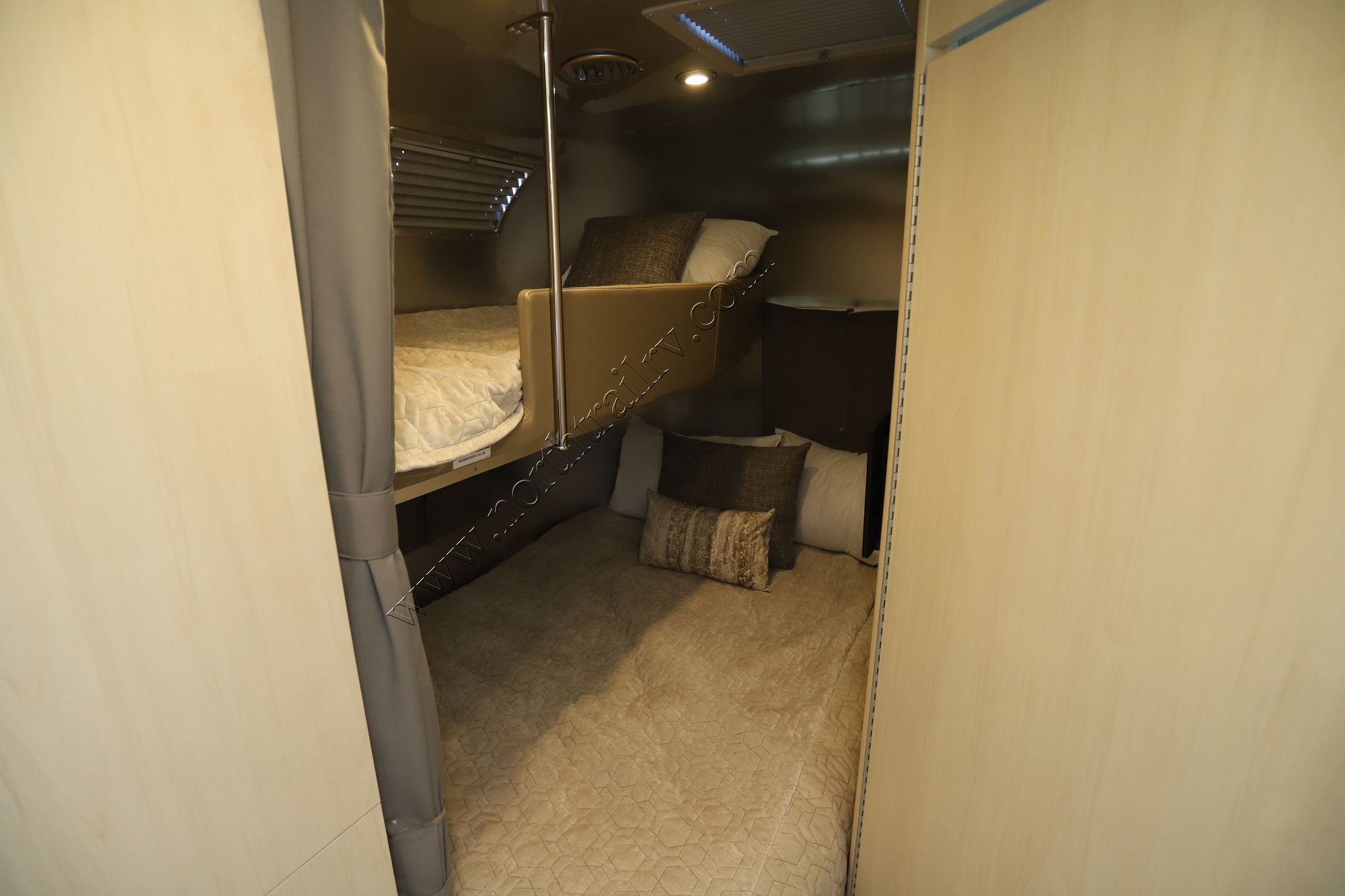 New 2023 Airstream Flying Cloud 30FB Travel Trailer  For Sale