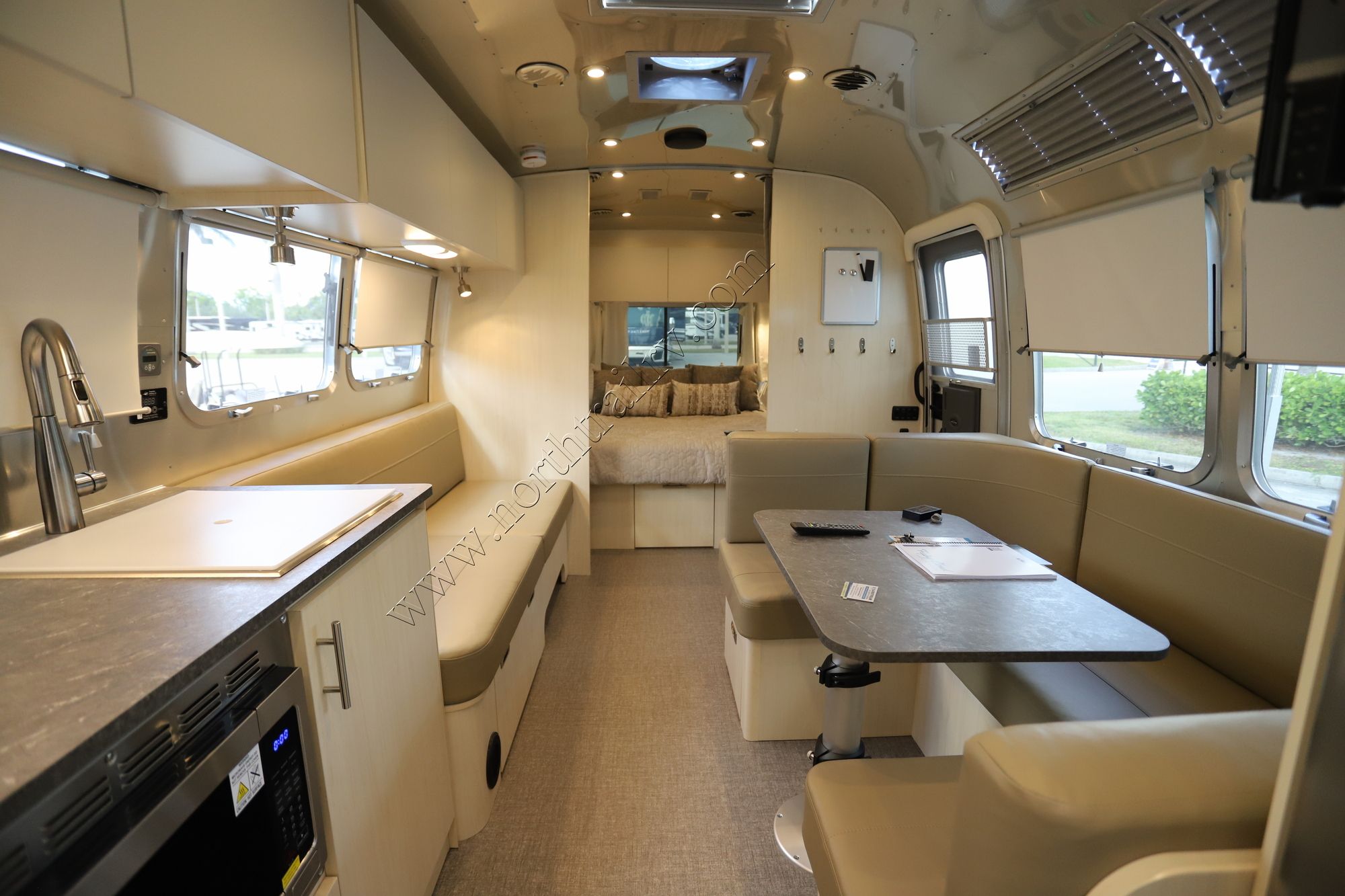 New 2023 Airstream Flying Cloud 30FB Travel Trailer  For Sale