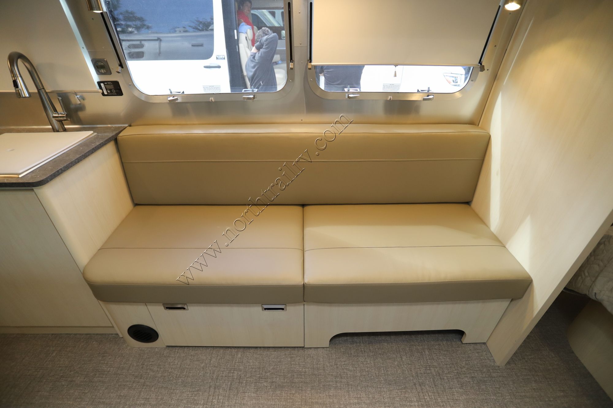 New 2023 Airstream Flying Cloud 30FB Travel Trailer  For Sale