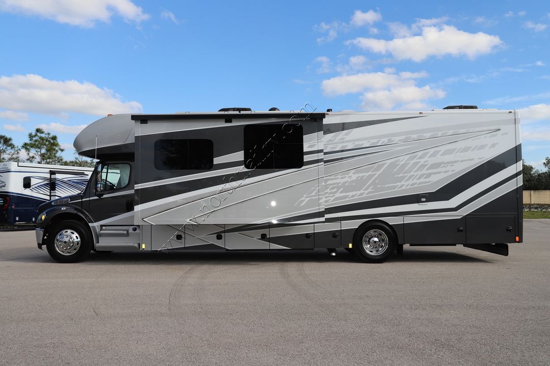2023 Renegade Rv Valencia 38BB 14921