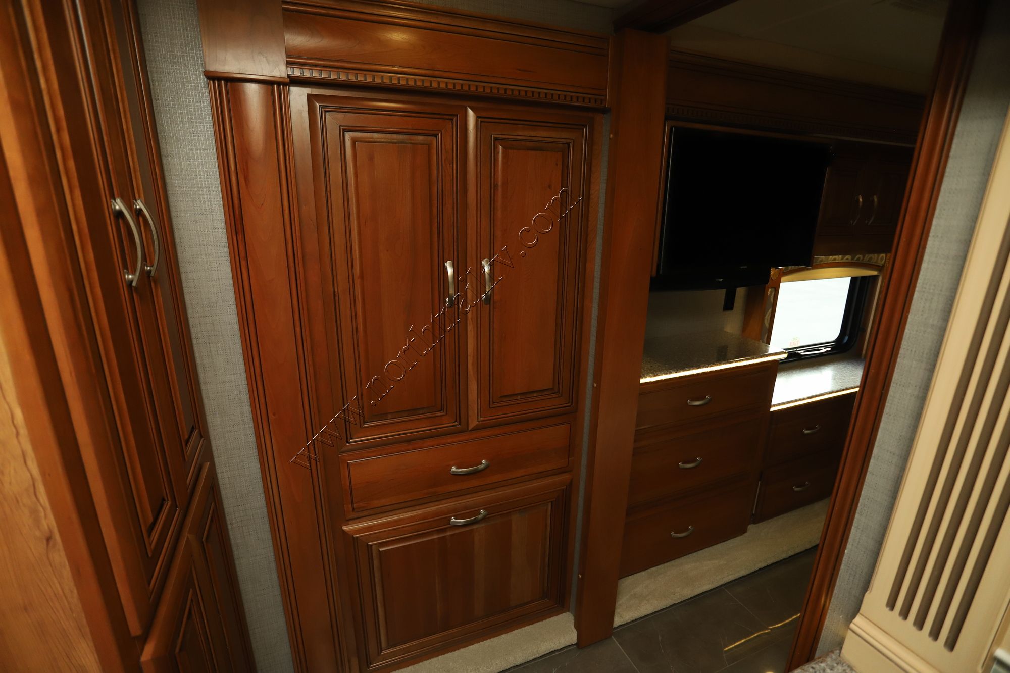 Used 2016 Entegra Anthem 44DLQ Class A  For Sale