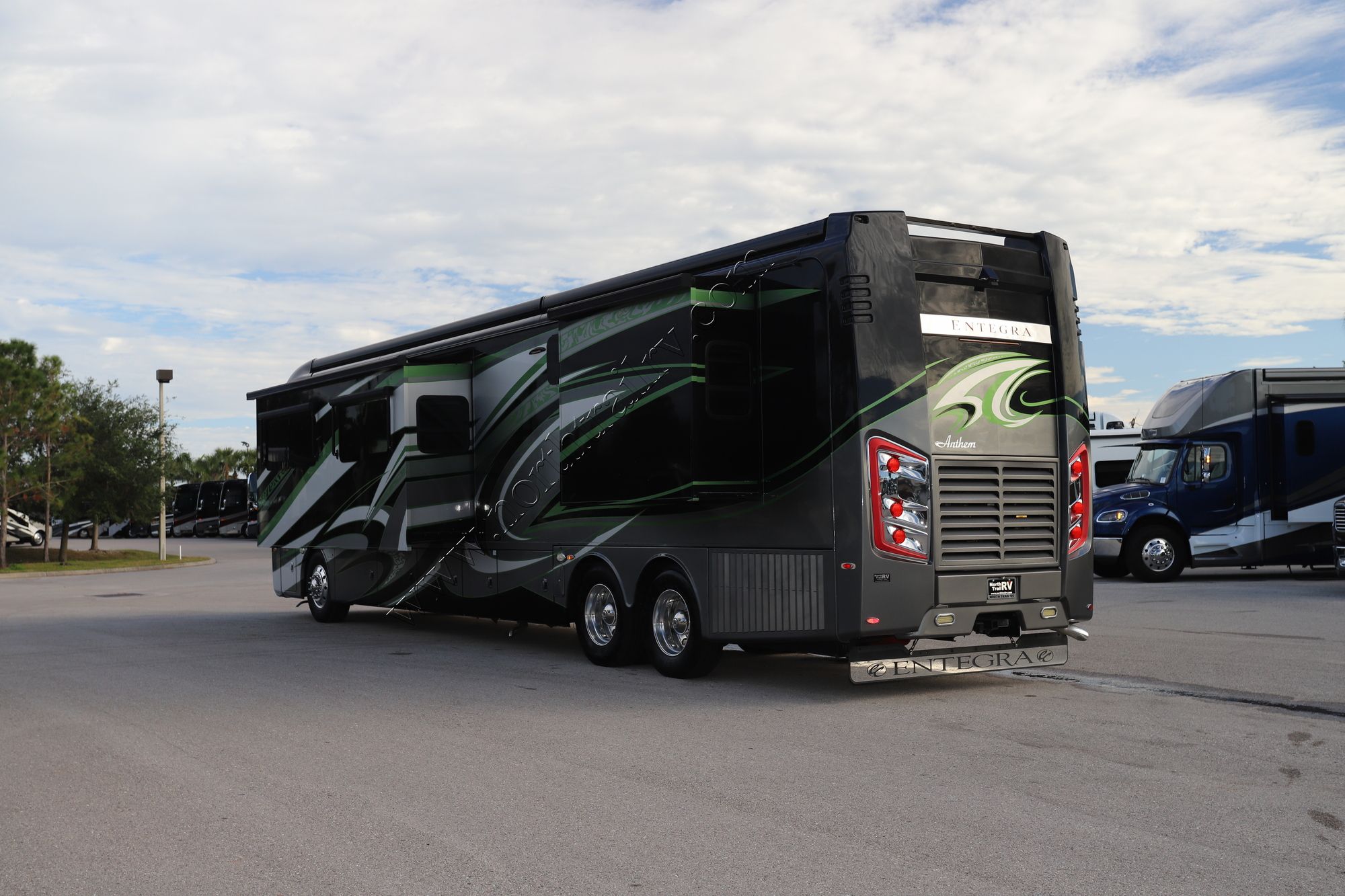 Used 2016 Entegra Anthem 44DLQ Class A  For Sale