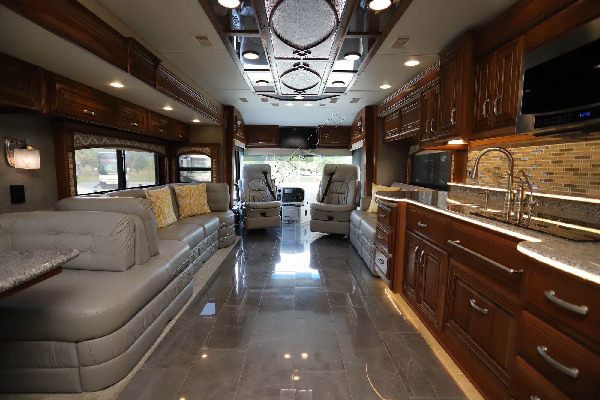 Used 2016 Entegra Anthem 44DLQ Class A  For Sale