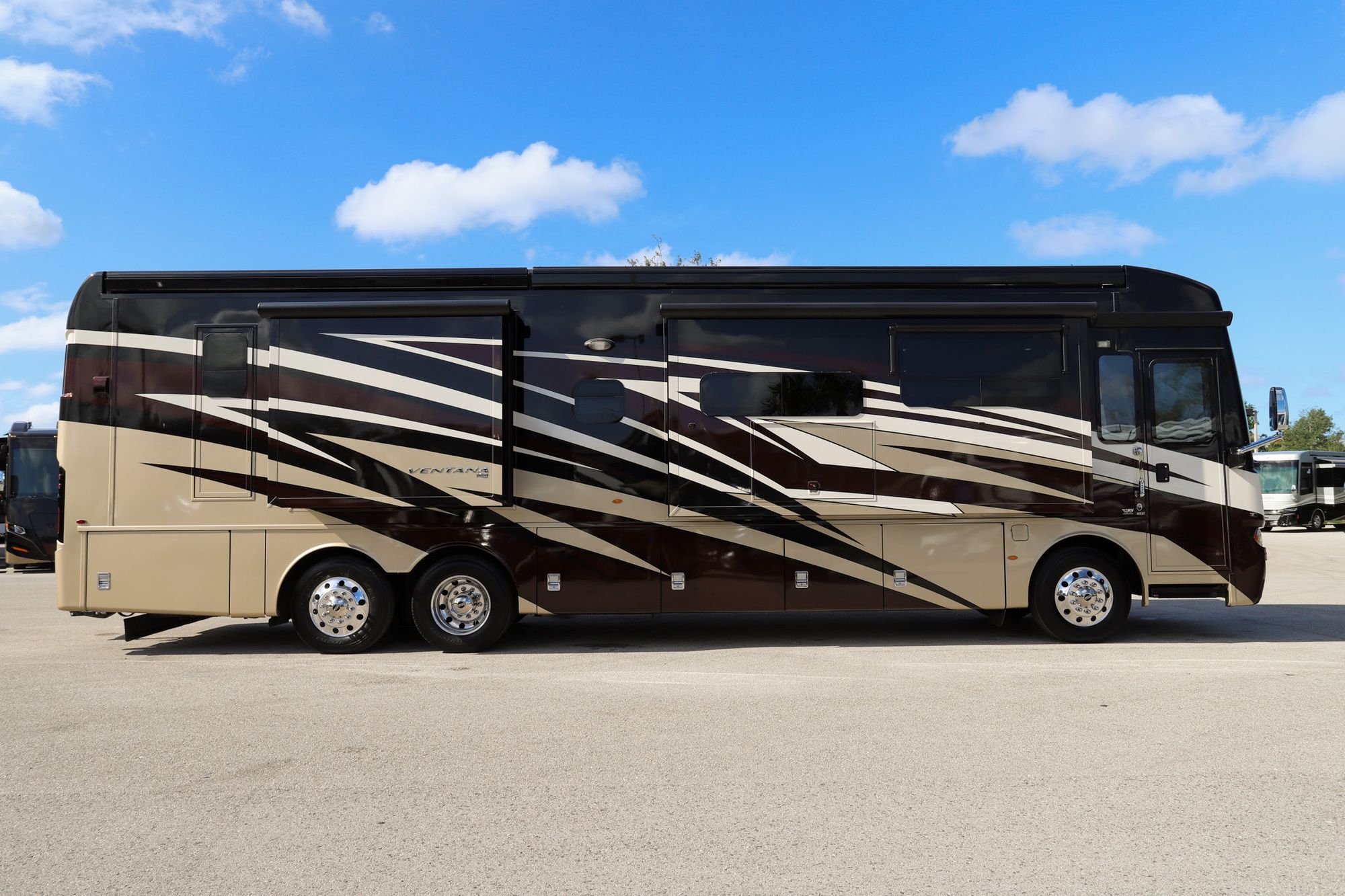 Used 2021 Newmar Ventana 4037 Class A  For Sale