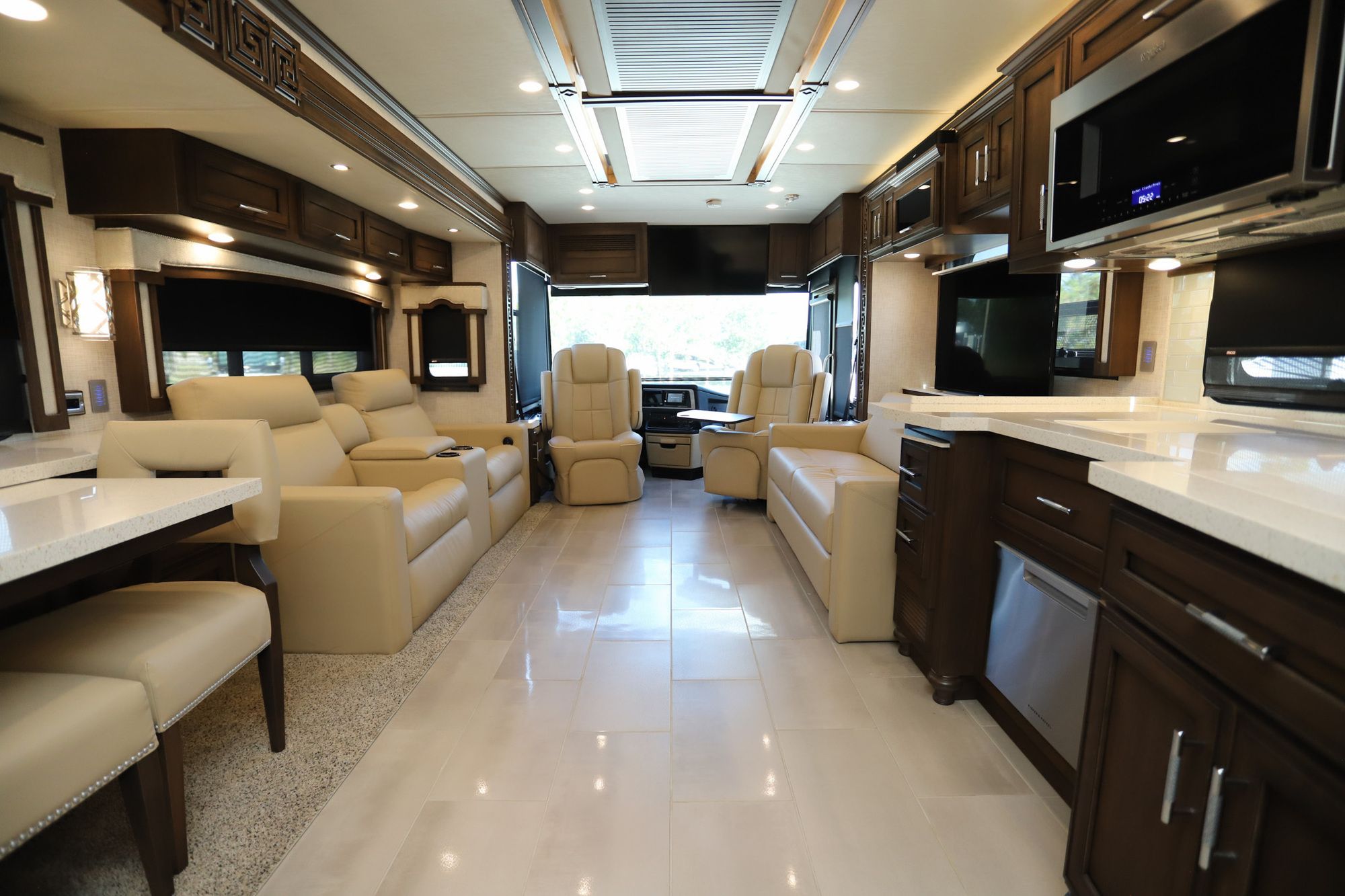 Used 2021 Newmar Ventana 4037 Class A  For Sale