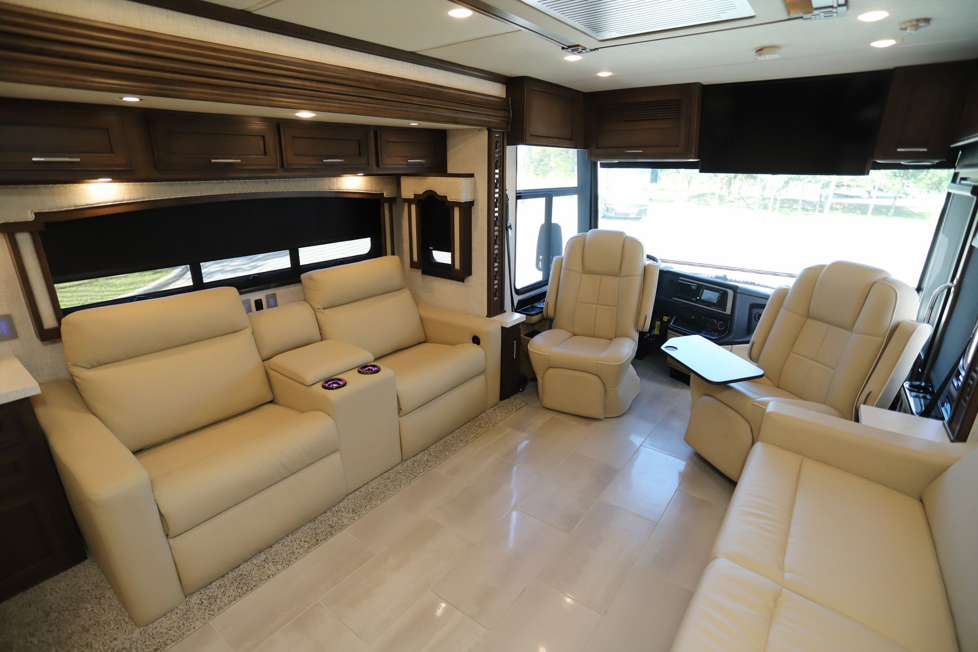 Used 2021 Newmar Ventana 4037 Class A  For Sale
