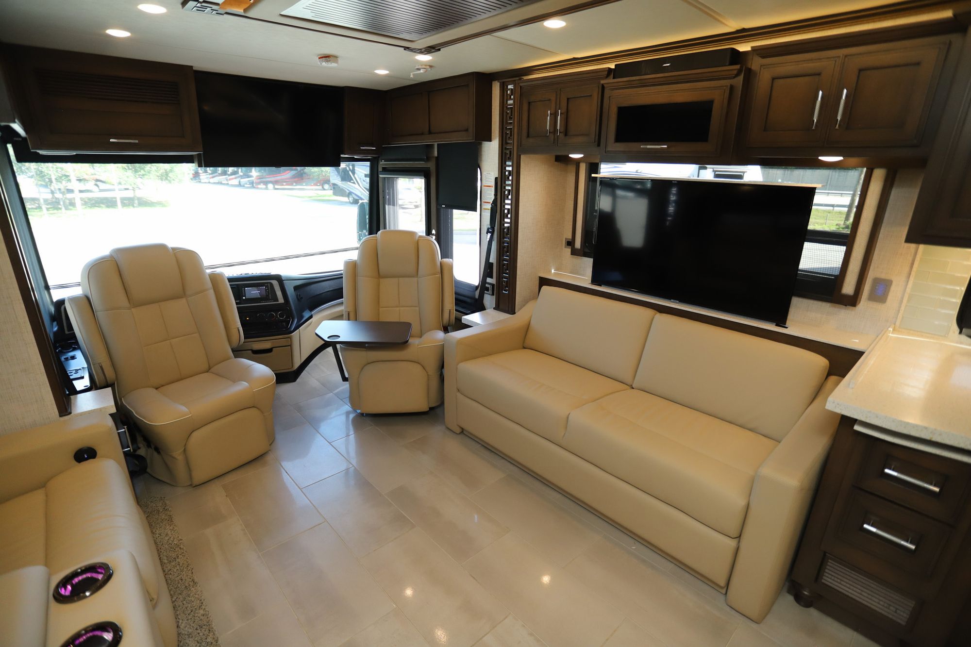 Used 2021 Newmar Ventana 4037 Class A  For Sale