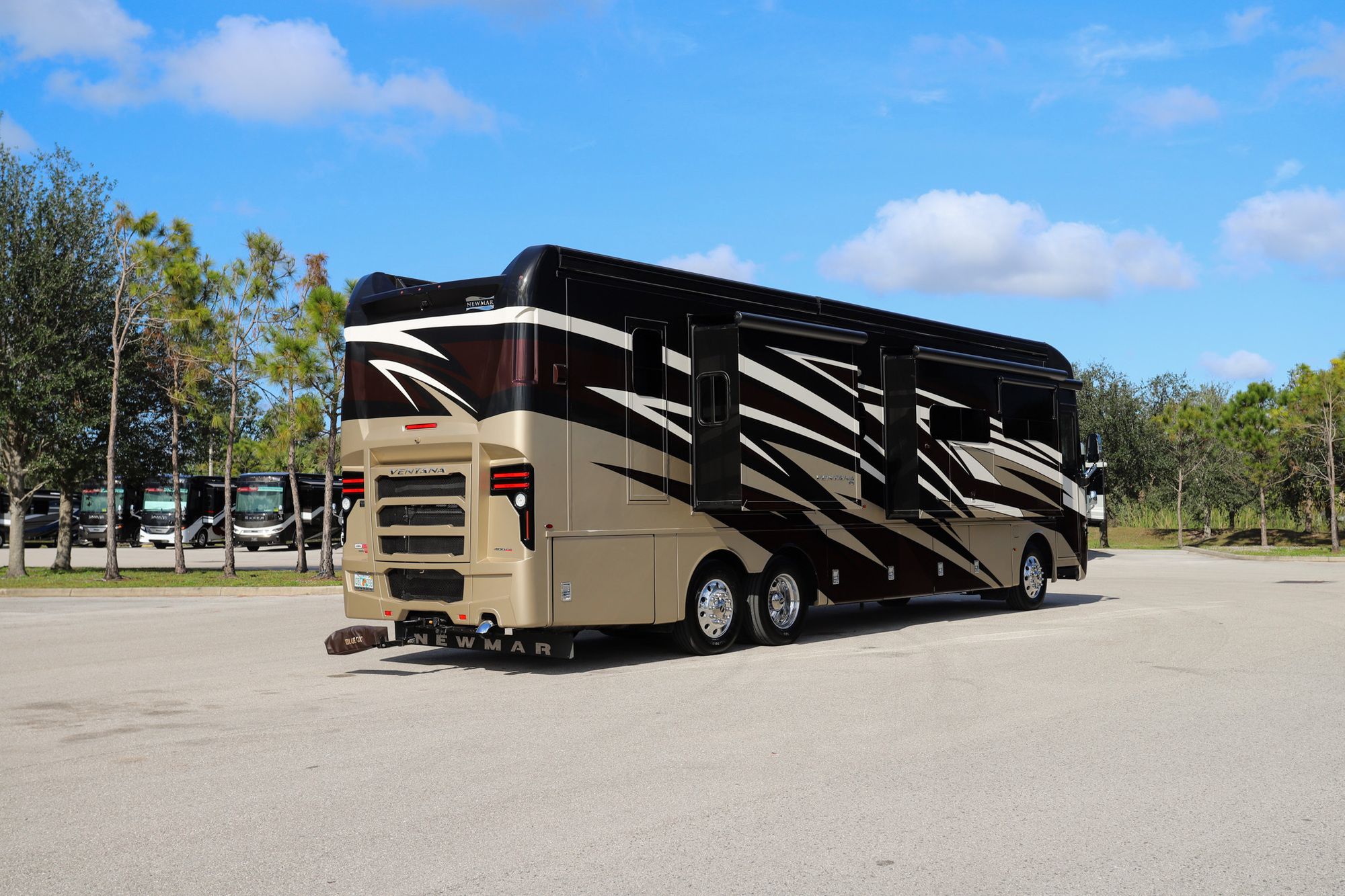 Used 2021 Newmar Ventana 4037 Class A  For Sale