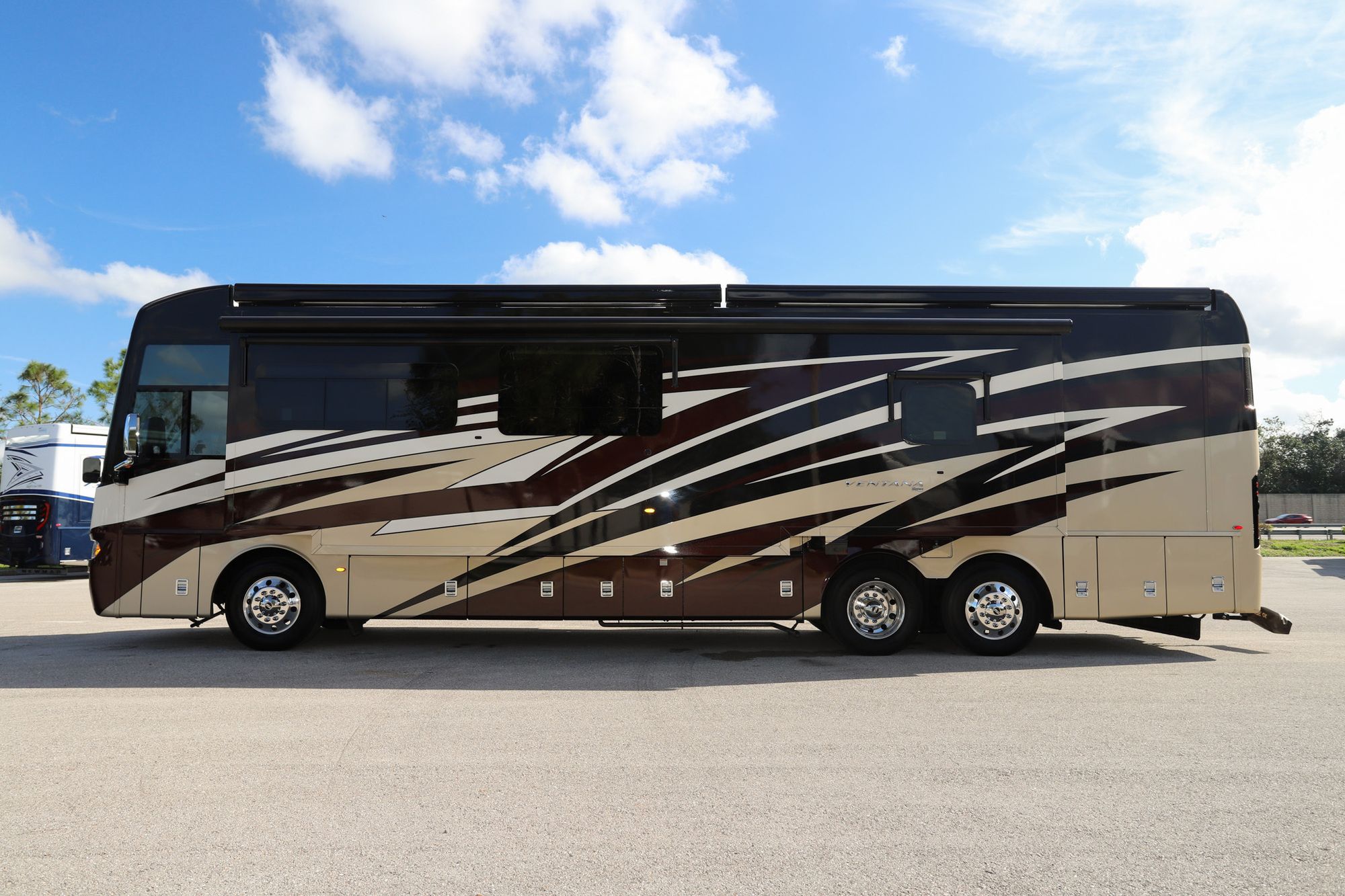 Used 2021 Newmar Ventana 4037 Class A  For Sale