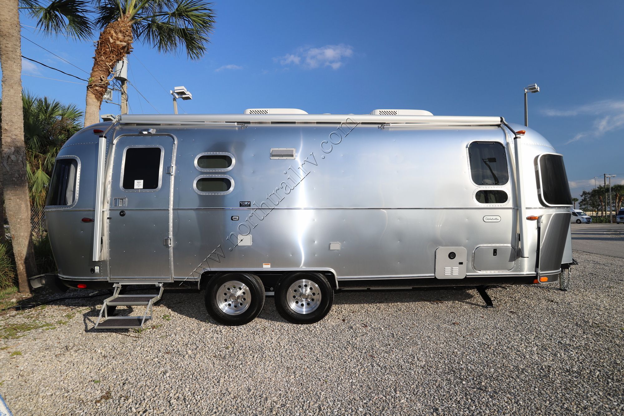 2023 Airstream Globetrotter 25FB Travel Trailer New  For Sale