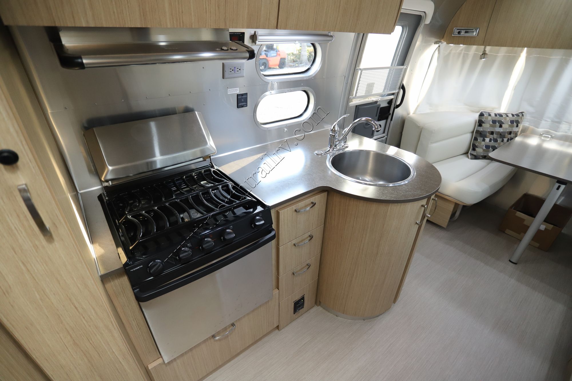 Used 2019 Airstream Flying Cloud 25FBT Travel Trailer  For Sale