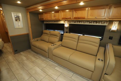 2022 Tiffin Motor Homes Allegro Red 38LL Class A