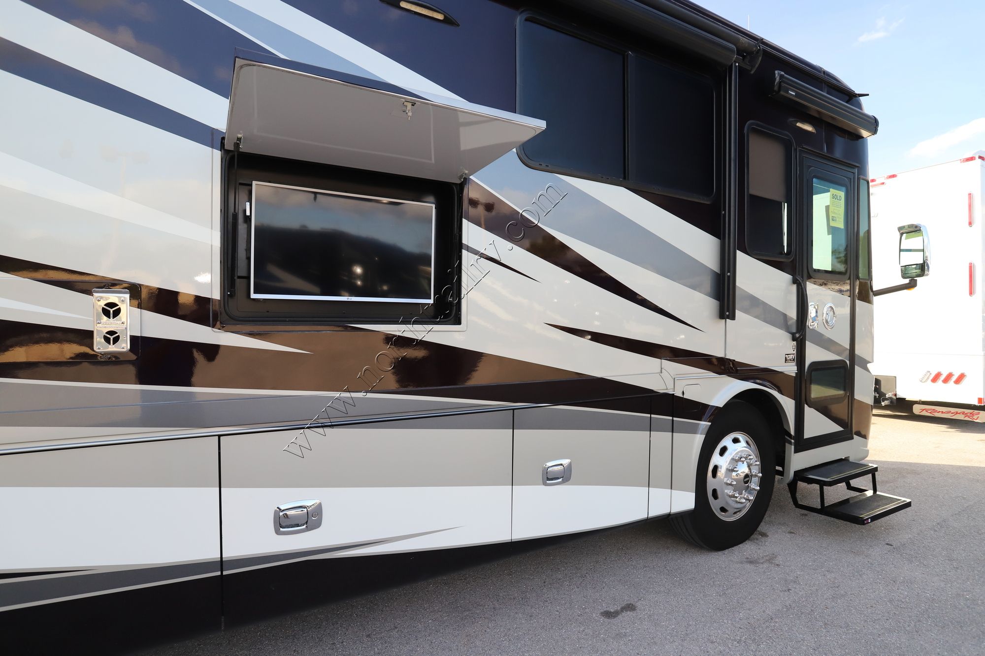 Used 2018 Tiffin Motor Homes Allegro Red 37BA Class A  For Sale