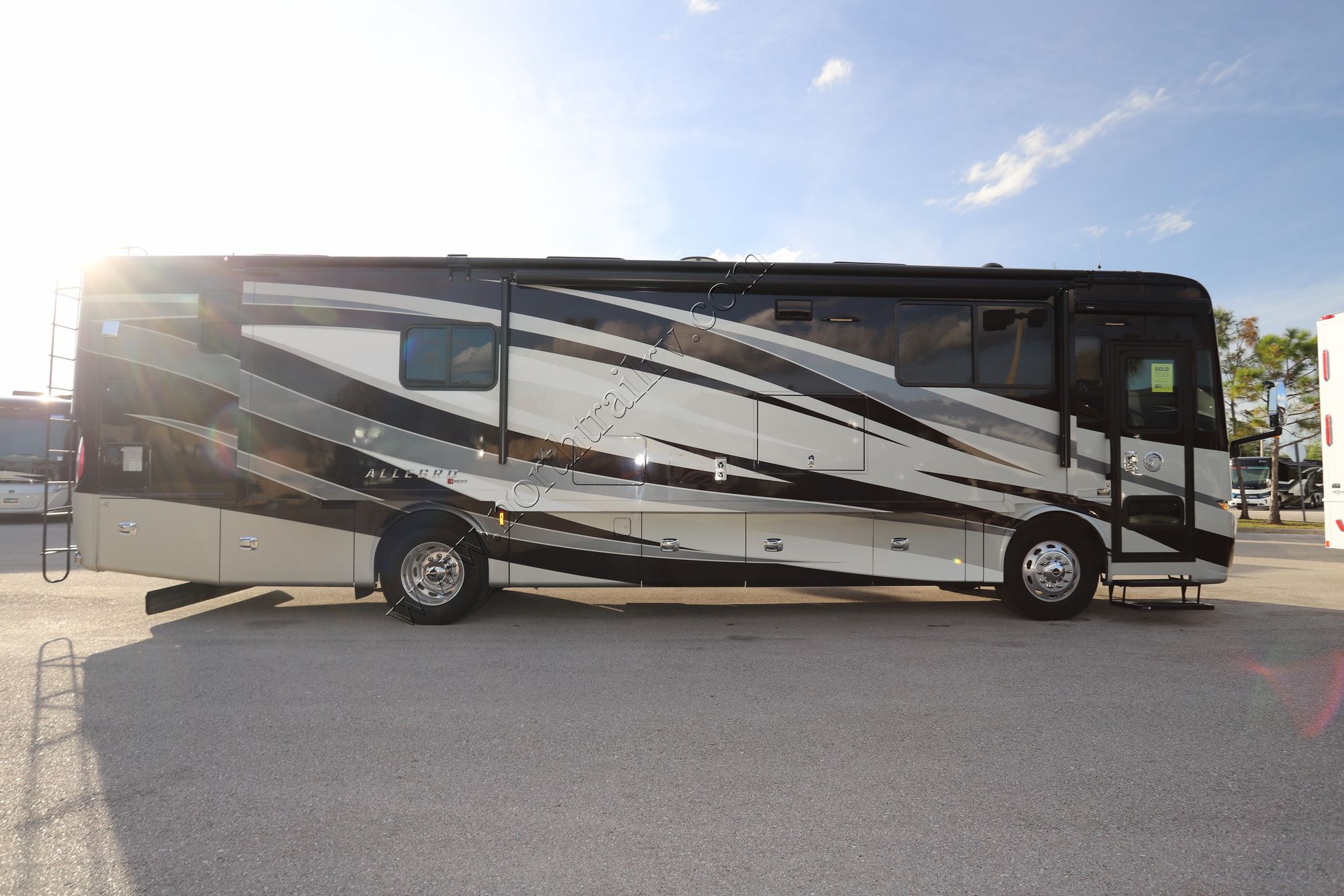 Used 2018 Tiffin Motor Homes Allegro Red 37BA Class A  For Sale