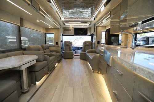 2023 Newmar King Aire 4531