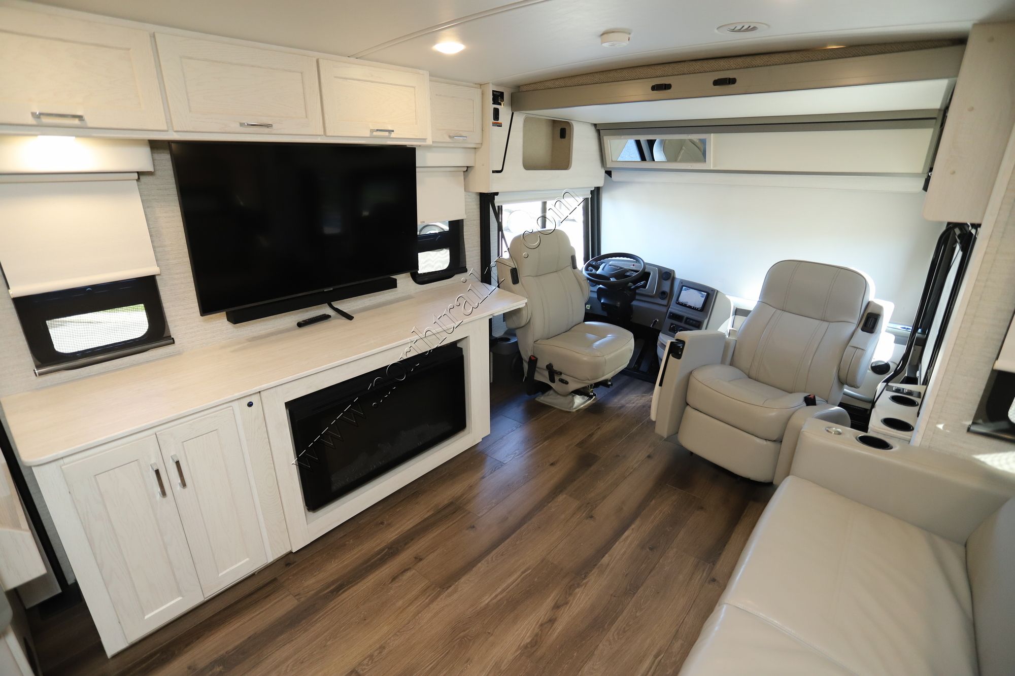 Used 2022 Winnebago Forza 36H Class A  For Sale