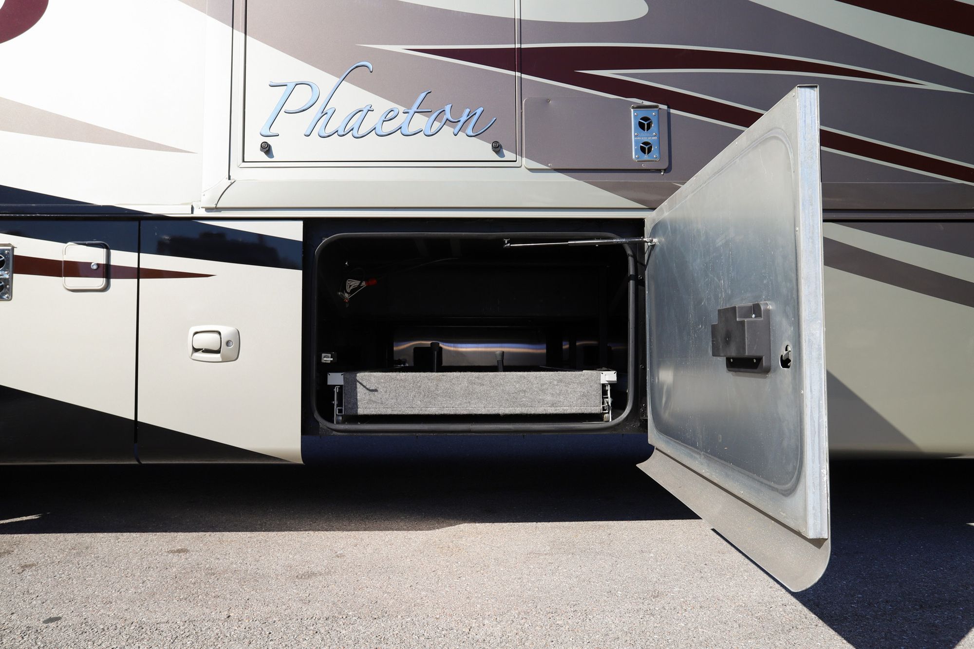 Used 2012 Tiffin Motor Homes Phaeton 40QTH Class A  For Sale