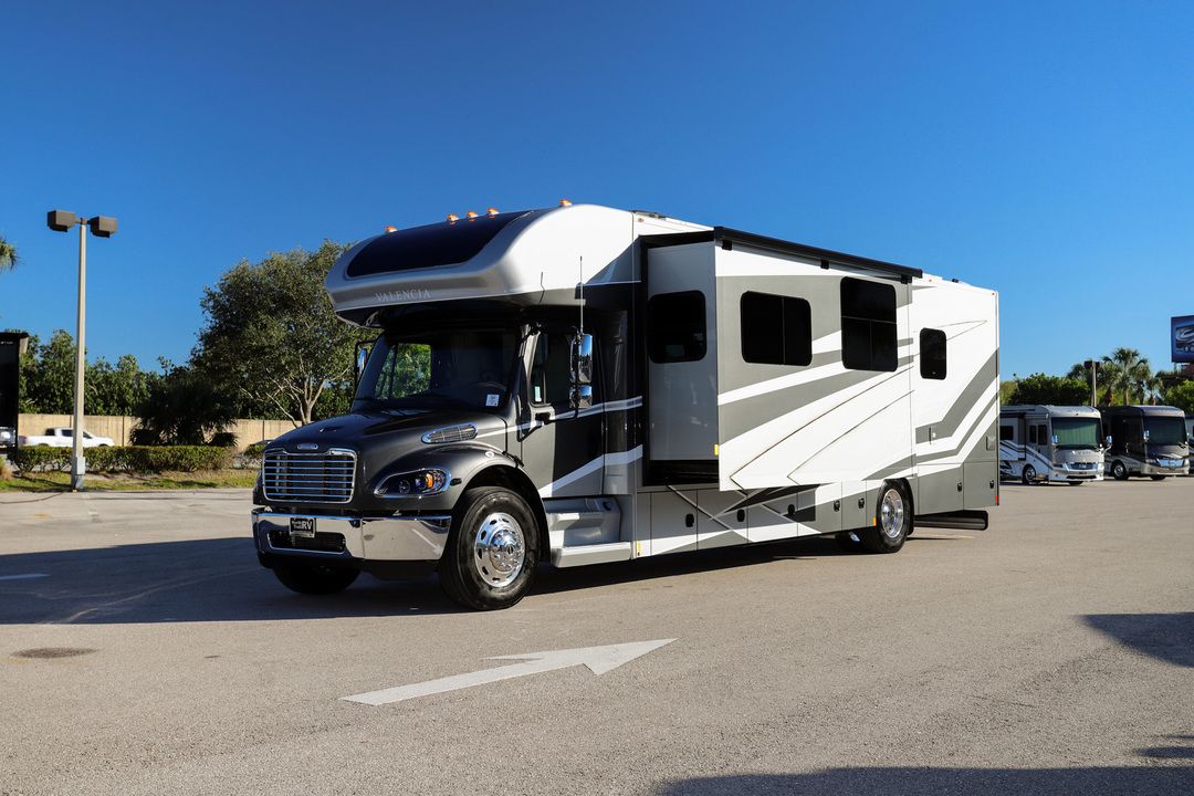 2023 Renegade Rv Valencia 38RB 14920