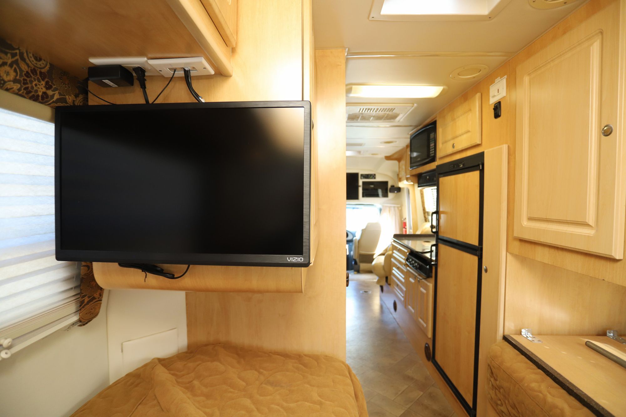 Used 2010 Coach House Platinum 271 XL Class C  For Sale